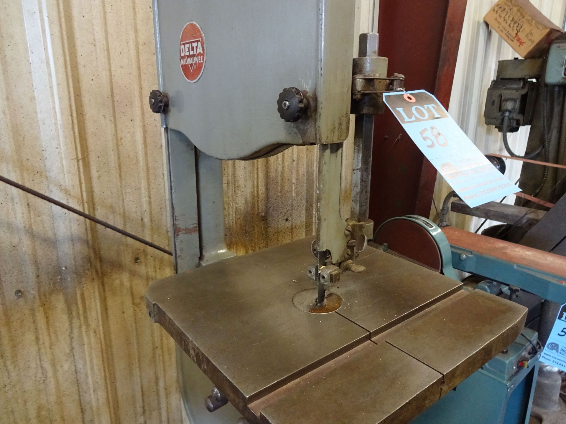 14" DELTA VERTICAL BAND SAW - Image 2 of 3
