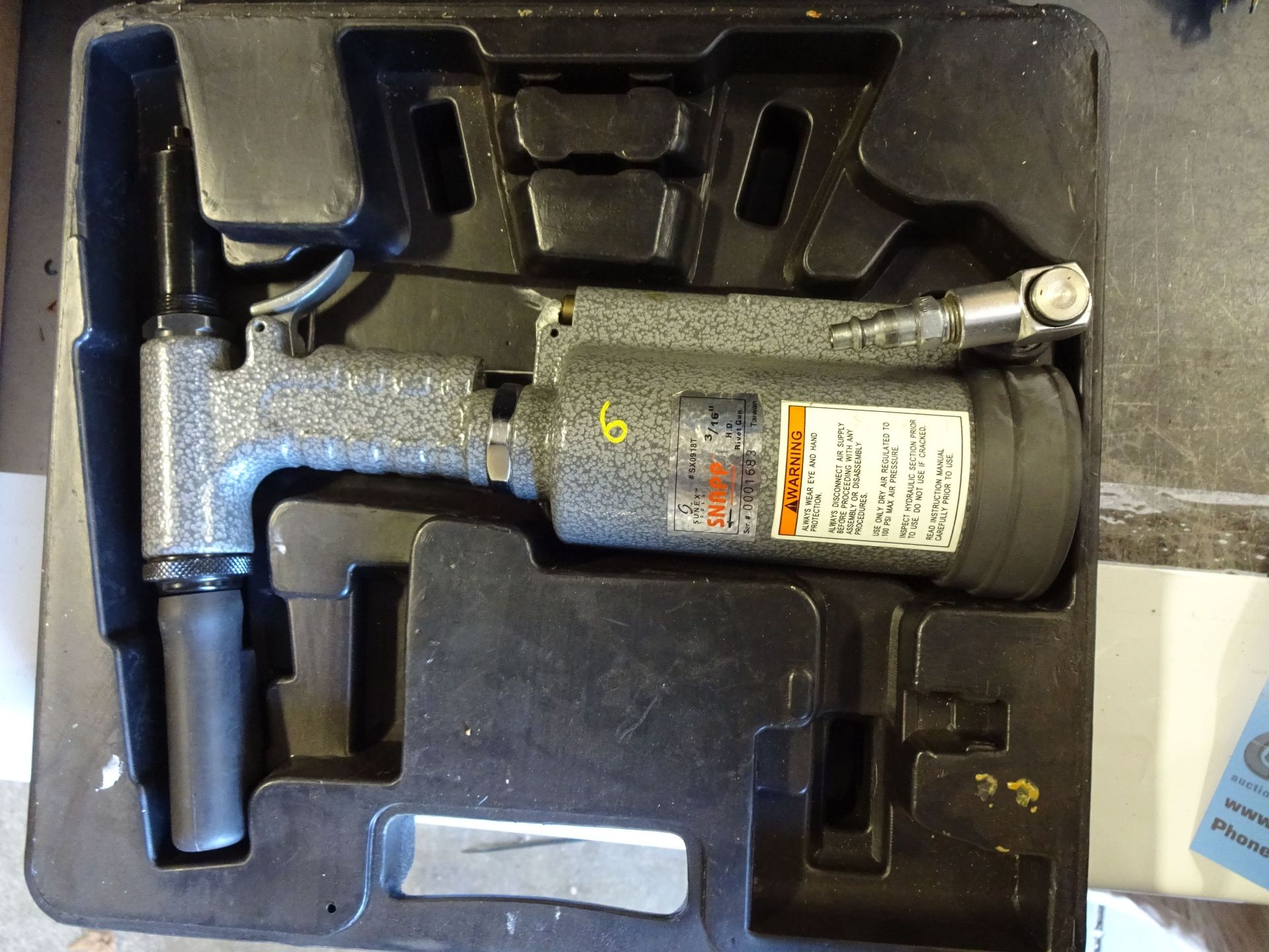 3/16" SUNIX SNAPP PNEUMATIC RIVET GUN