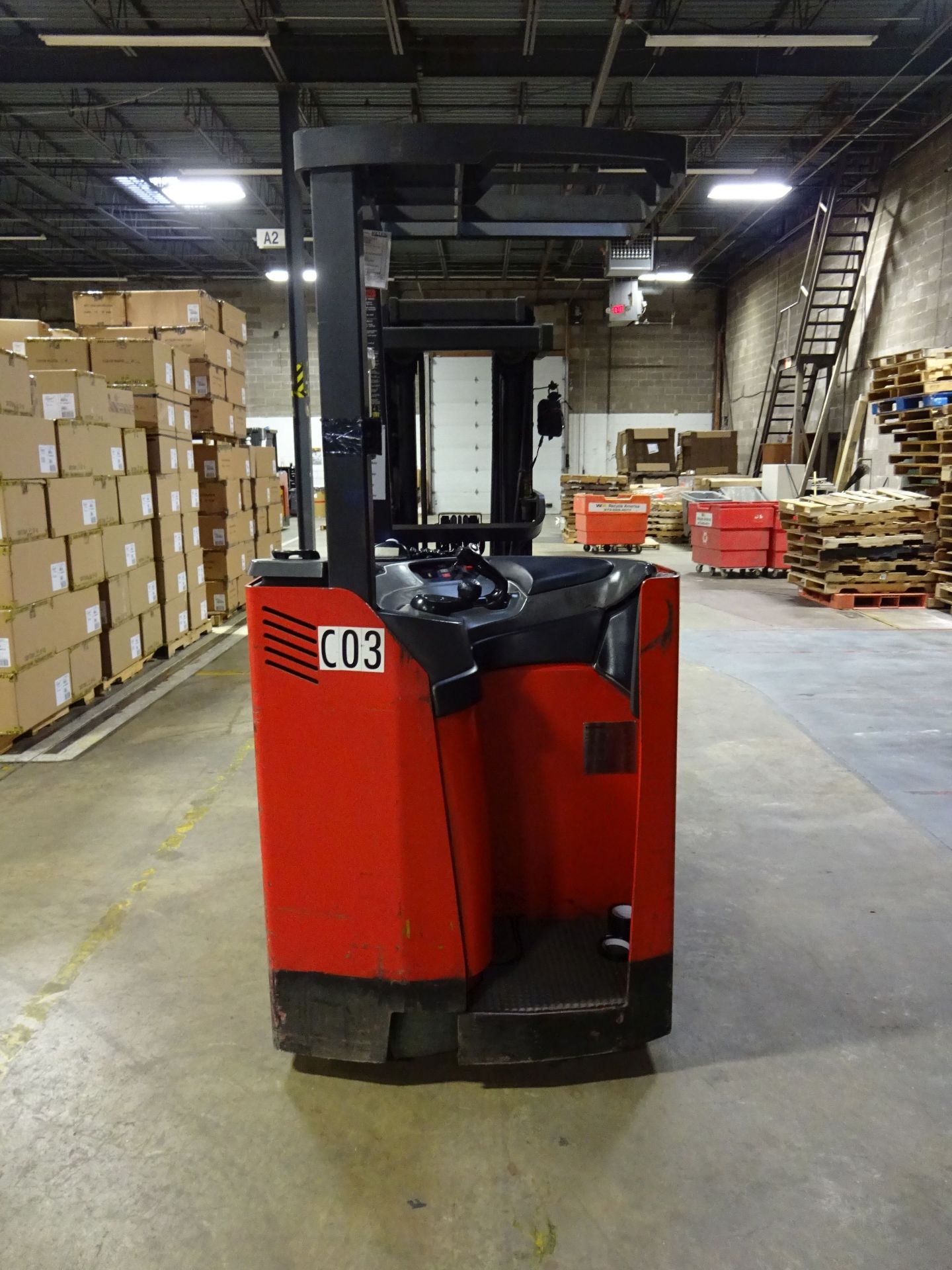 3,000 LB. RAYMOND MODEL R30-C30TT ELECTRIC STAND UP FORKLIFT; S/N R30-00-02180, 251" LIFT HEIGHT, - Image 4 of 6