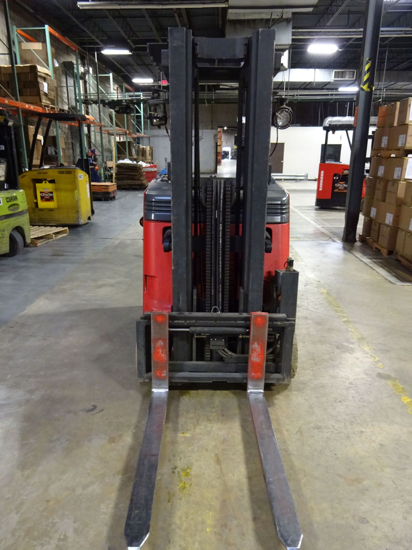 3,000 LB. RAYMOND MODEL R30-C30TT ELECTRIC STAND UP FORKLIFT; S/N R30-00-02180, 251" LIFT HEIGHT, - Image 2 of 6