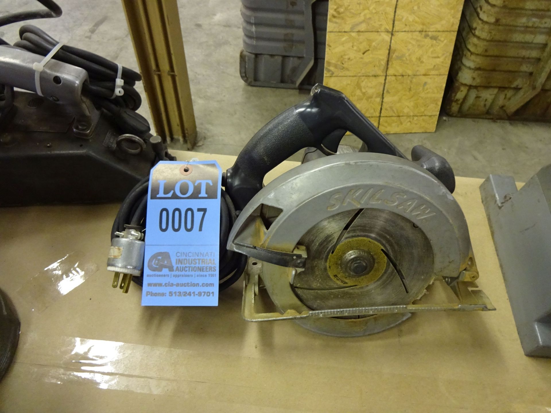 7-1/4" SKILSAW MODEL 5550 CIRCULAR SAW