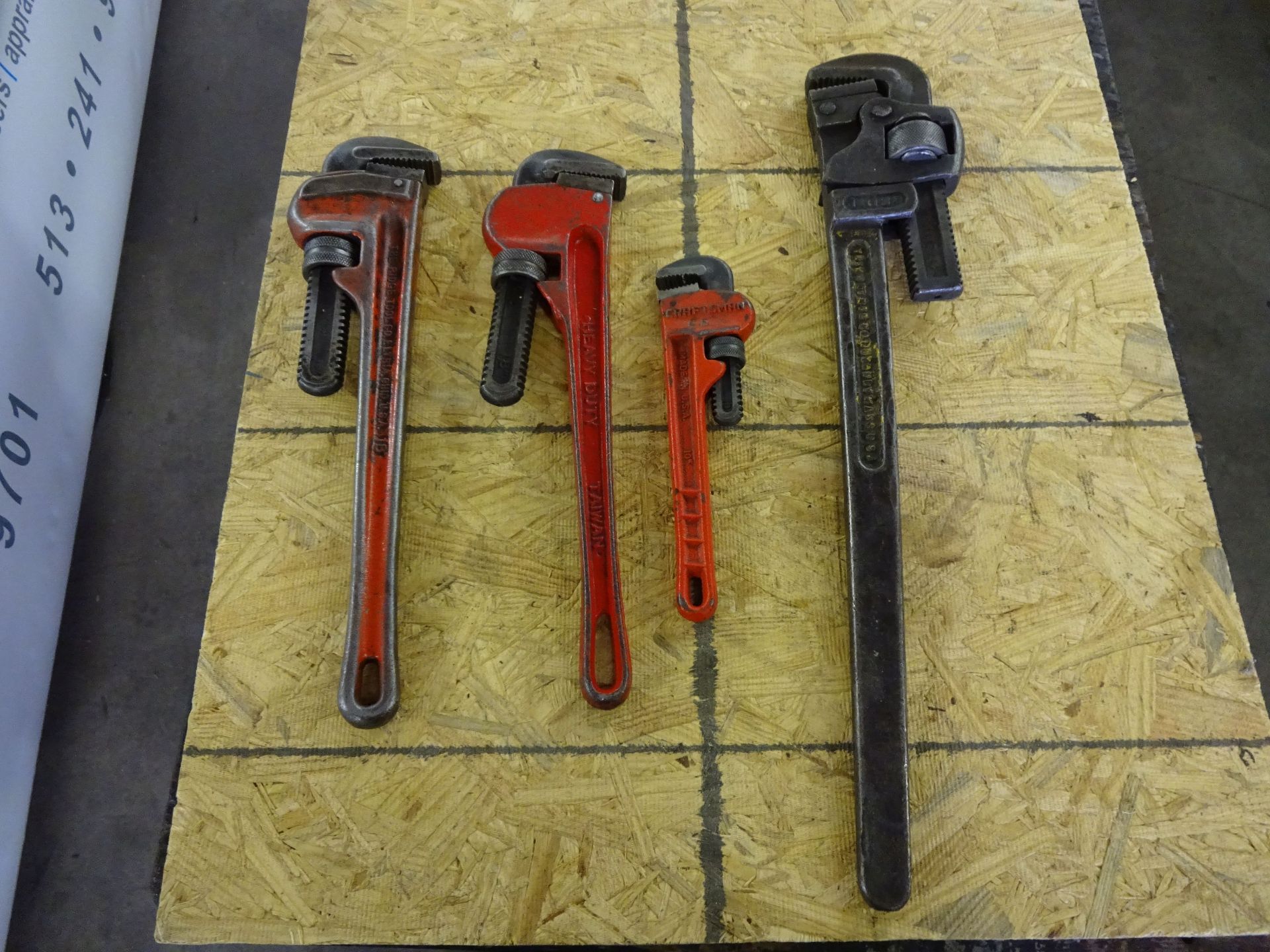 (LOT) MISCELLANEOUS PIPE WRENCHES