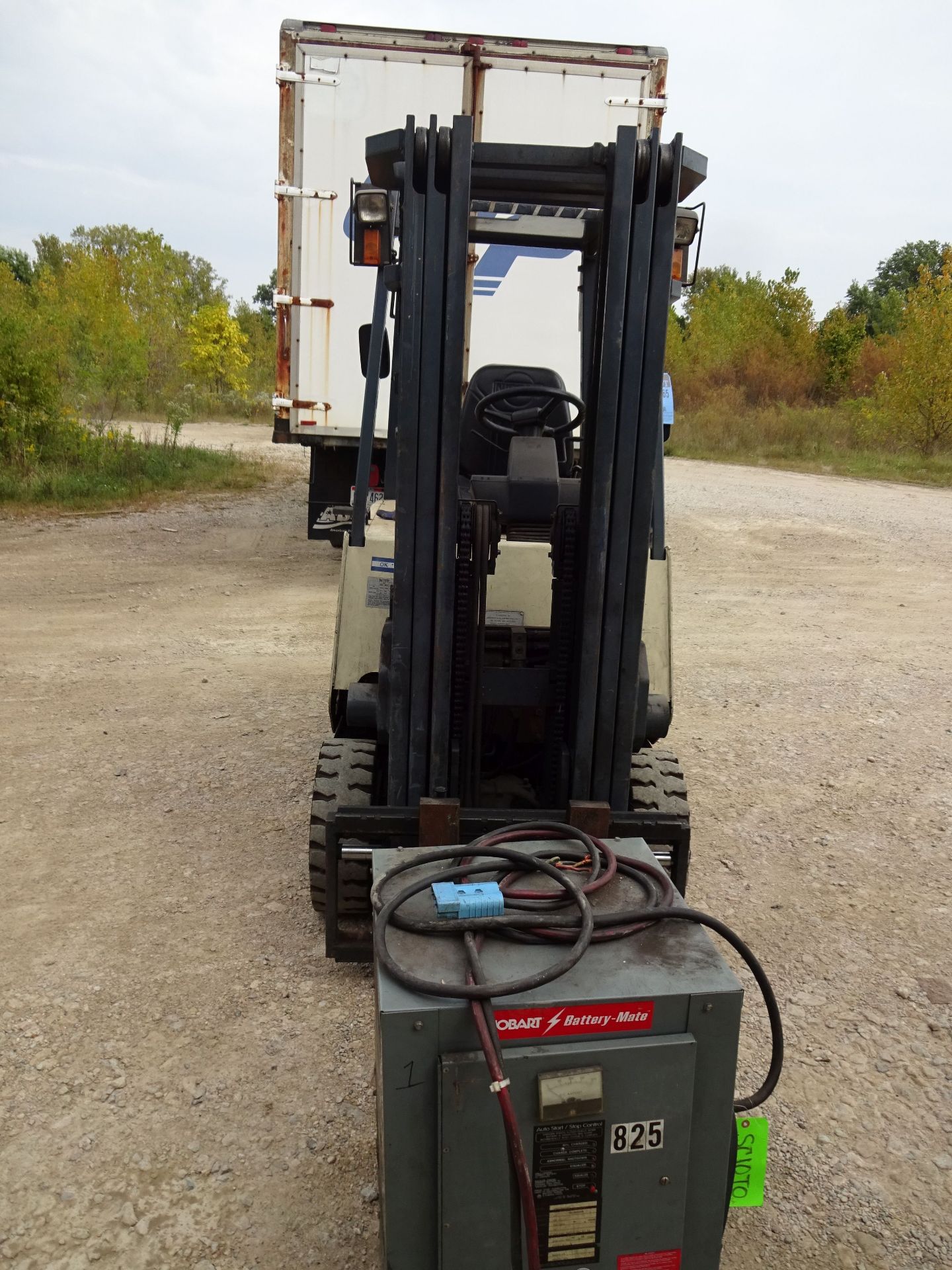 4,450 LB. NISSAN MODEL CWGP021255 ELECTRIC LIFT TRUCK; S/N 9E0536, 3-STAGE MAST, 178" LIFT HEIGHT, - Image 2 of 11