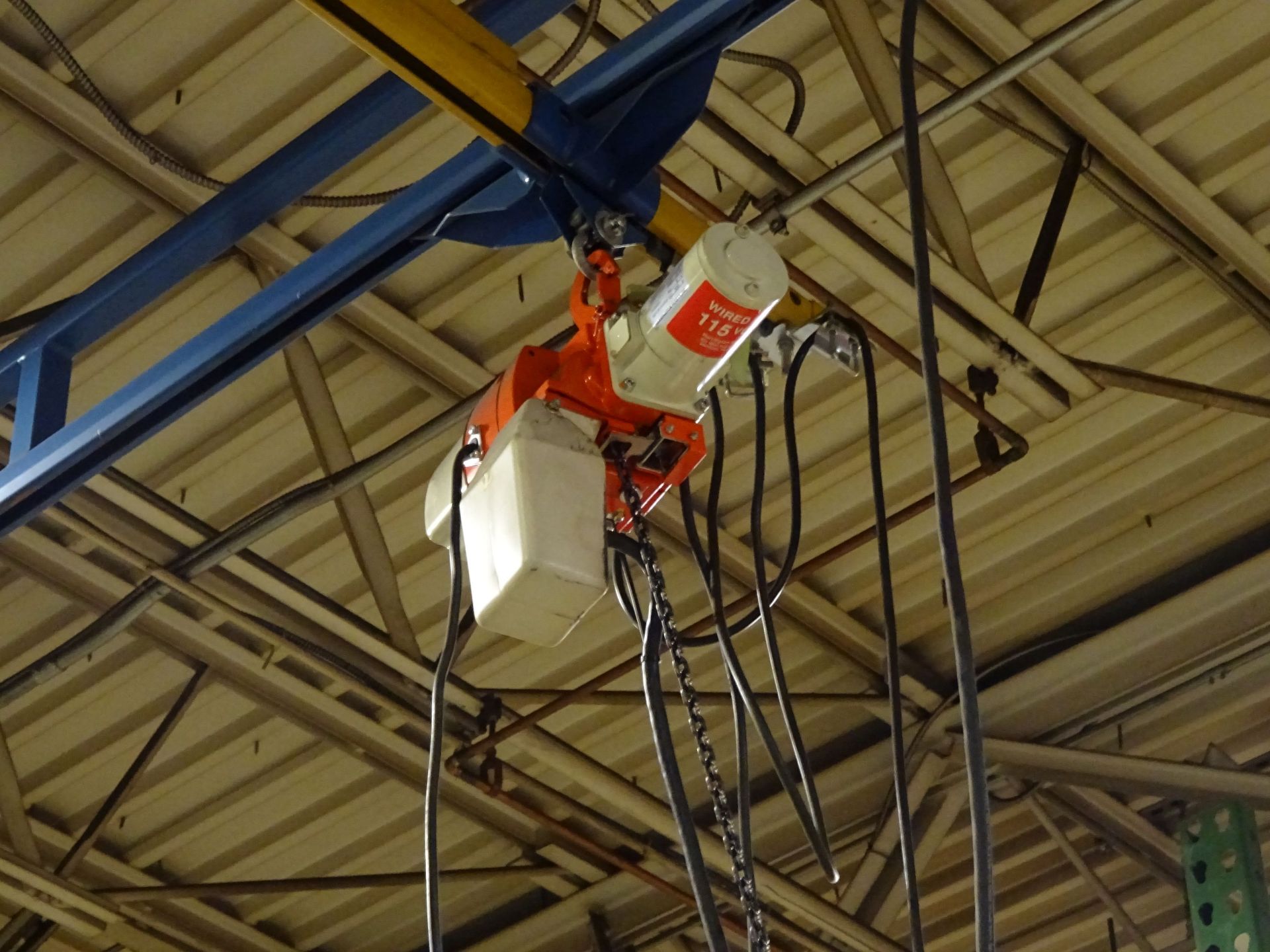 250 LB. X 20' (APPROX.) GORBEL FREE STANDING OVERHEAD CRANE WITH 250 LB. HARRINGTON ELECTRIC CHAIN - Image 3 of 4