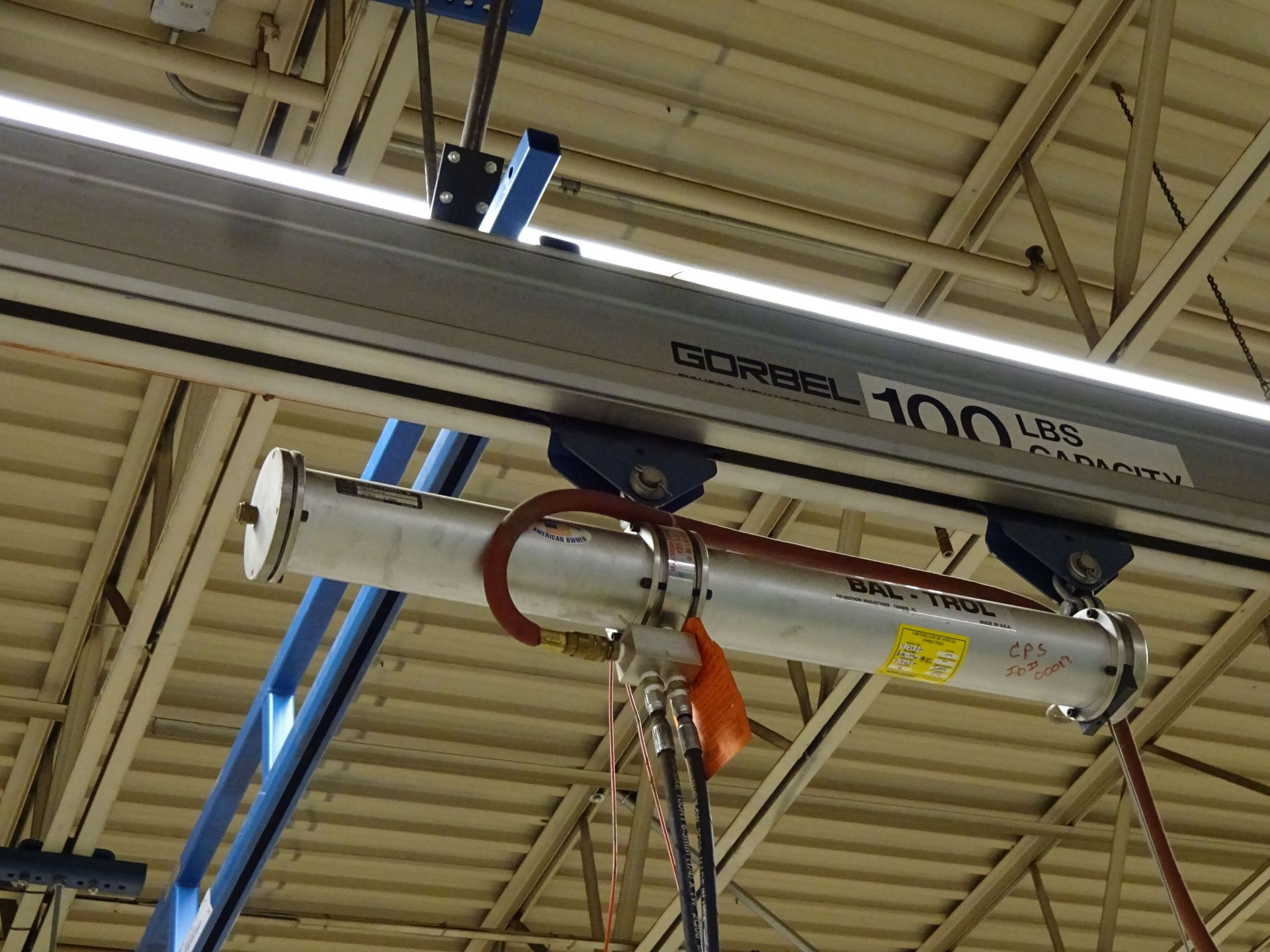 250 LB. X 15' (APPROX.) GORBEL CEILING HUNG OVERHEAD CRANE WITH (1) 100 LB. AND (1) 80 LB. PNEUMATIC - Image 5 of 8