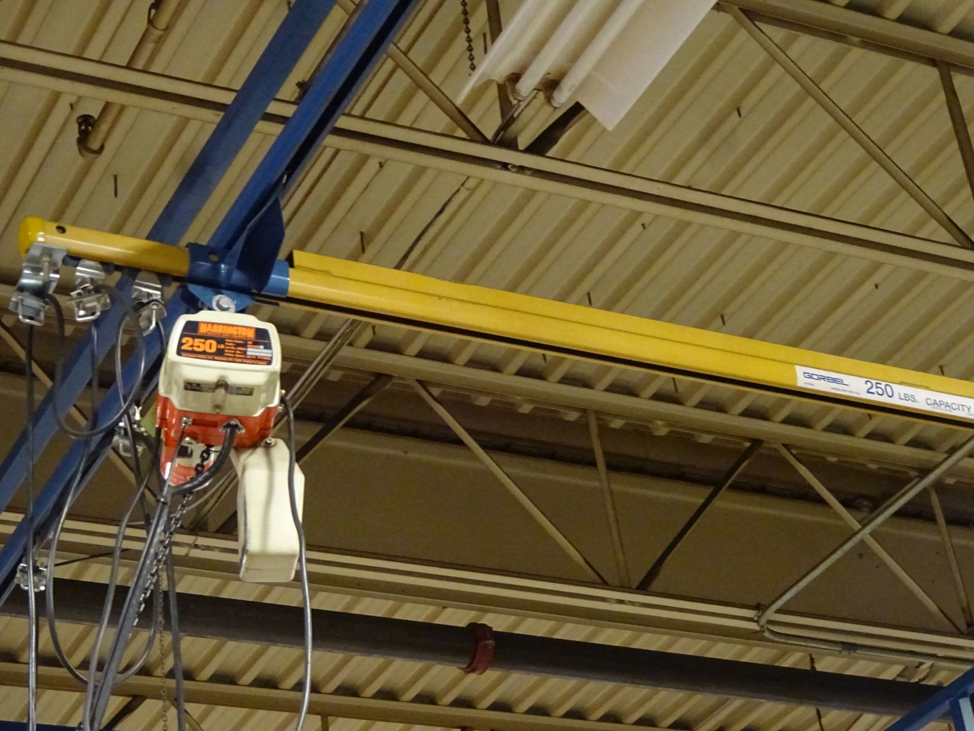 250 LB. X 20' (APPROX.) GORBEL FREE STANDING OVERHEAD CRANE WITH 250 LB. HARRINGTON ELECTRIC CHAIN - Image 4 of 4