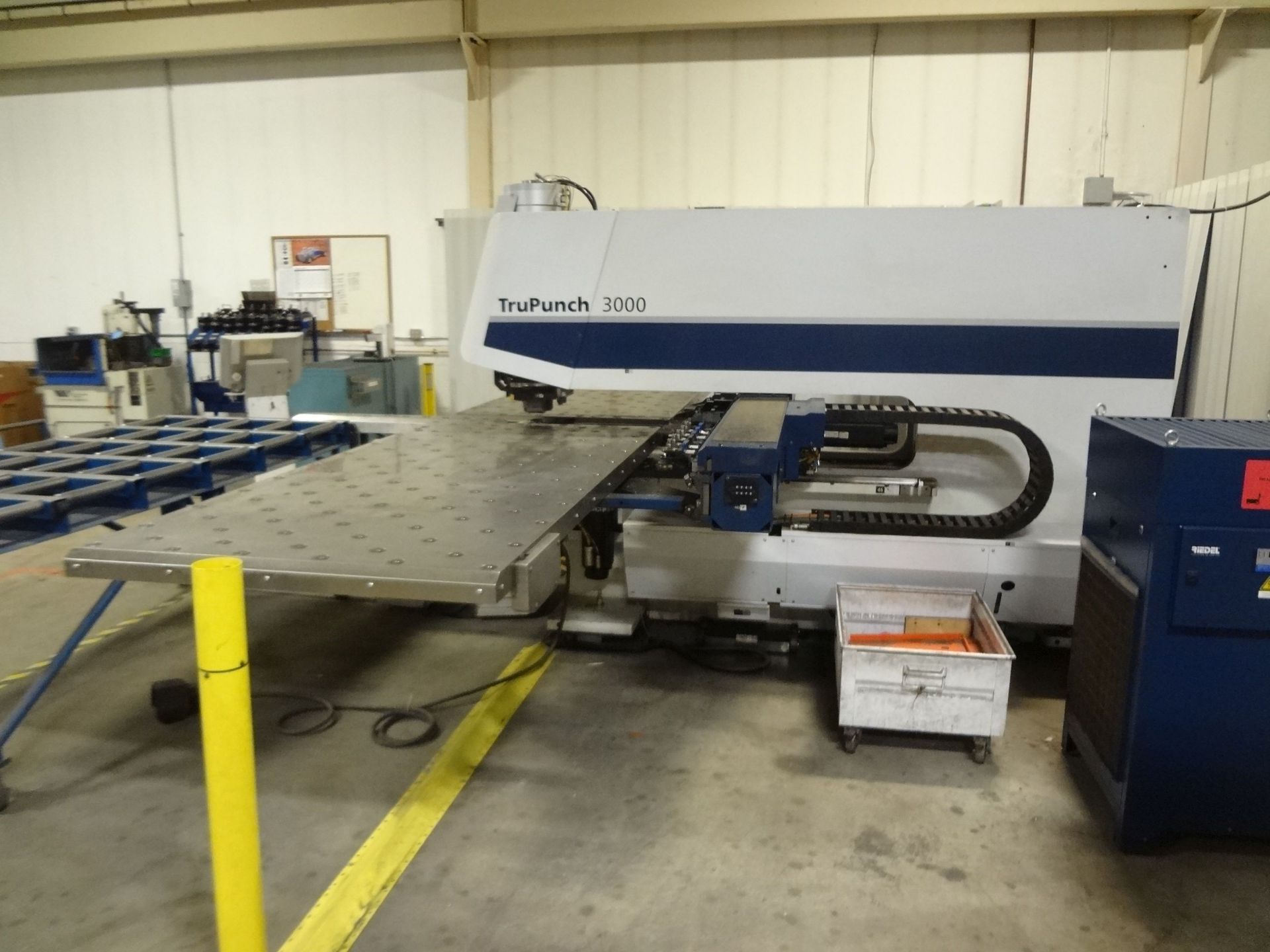 20 TON TRUMPF TRUPUNCH 3000 SINGLE END CNC PUNCH; S/N A0035A0124, (20) STATIONS WITH (3) SHEET - Image 9 of 17