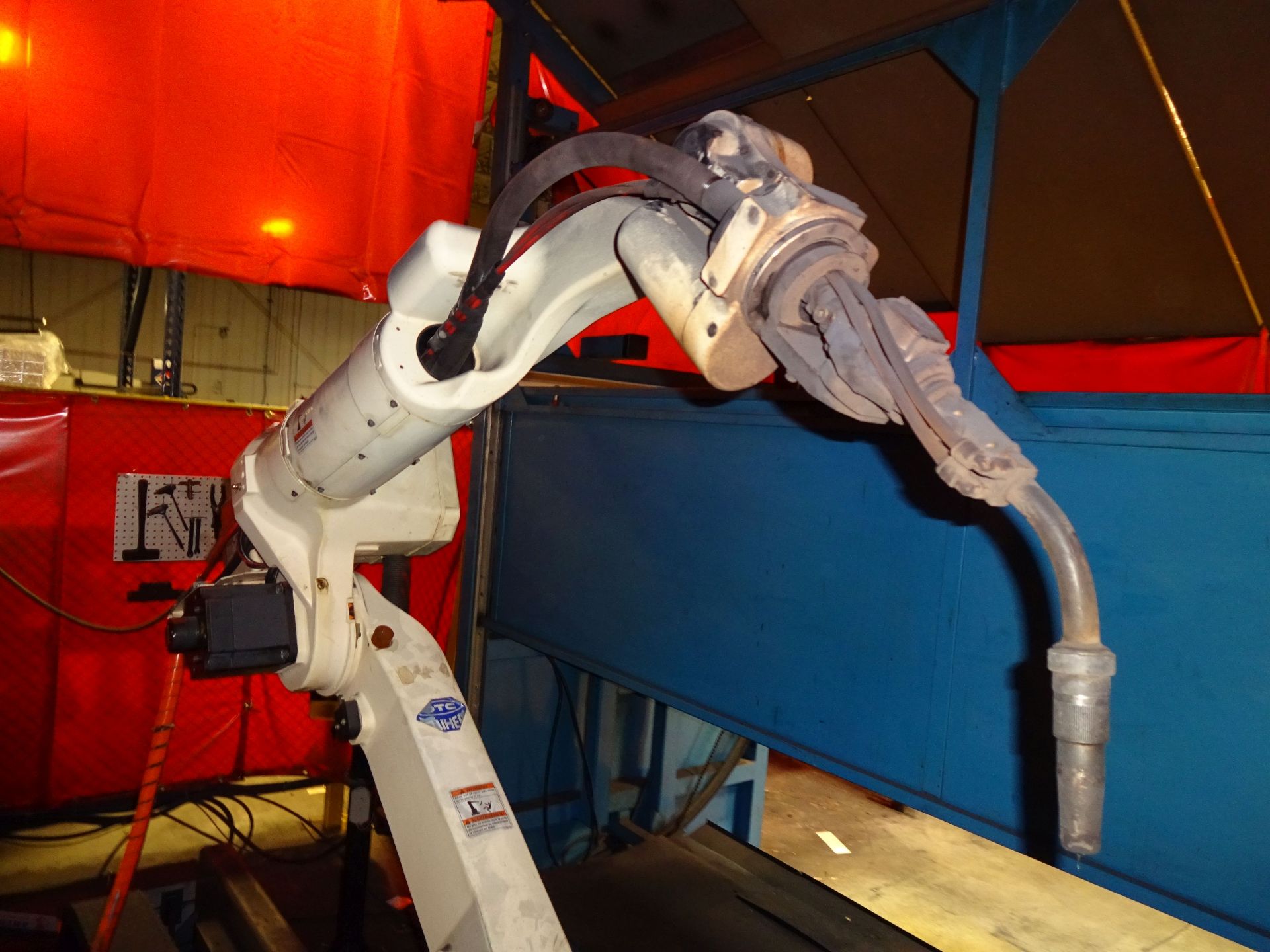 DANGEL ROBOT / OTC MODEL 1056D-00 ROBOTIC WELDING CELLS; S/N DRM-1056, WITH OTC ALMEGA AXMV4LA1-NEFU - Image 6 of 12