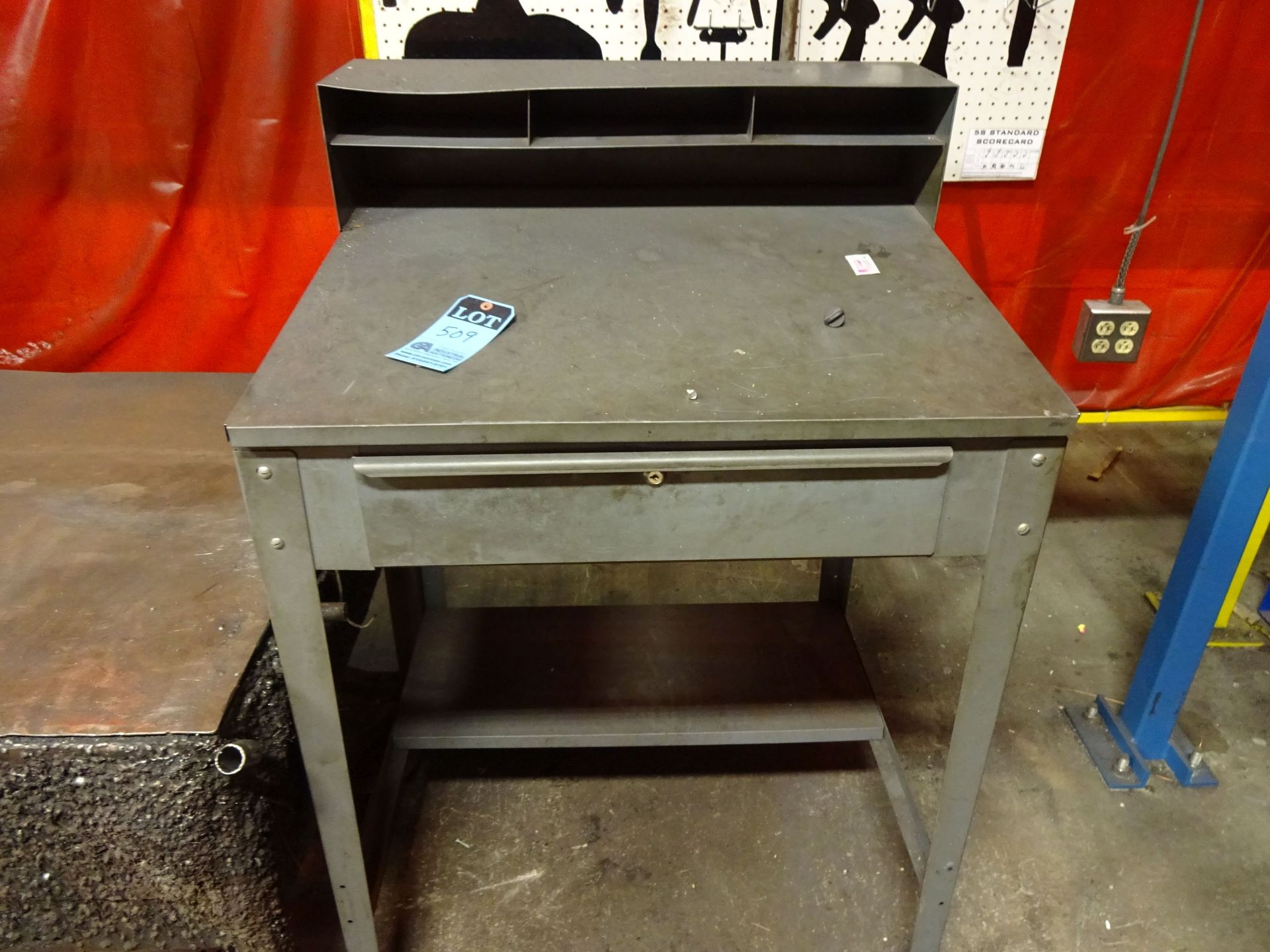 STEEL FOREMAN DESK