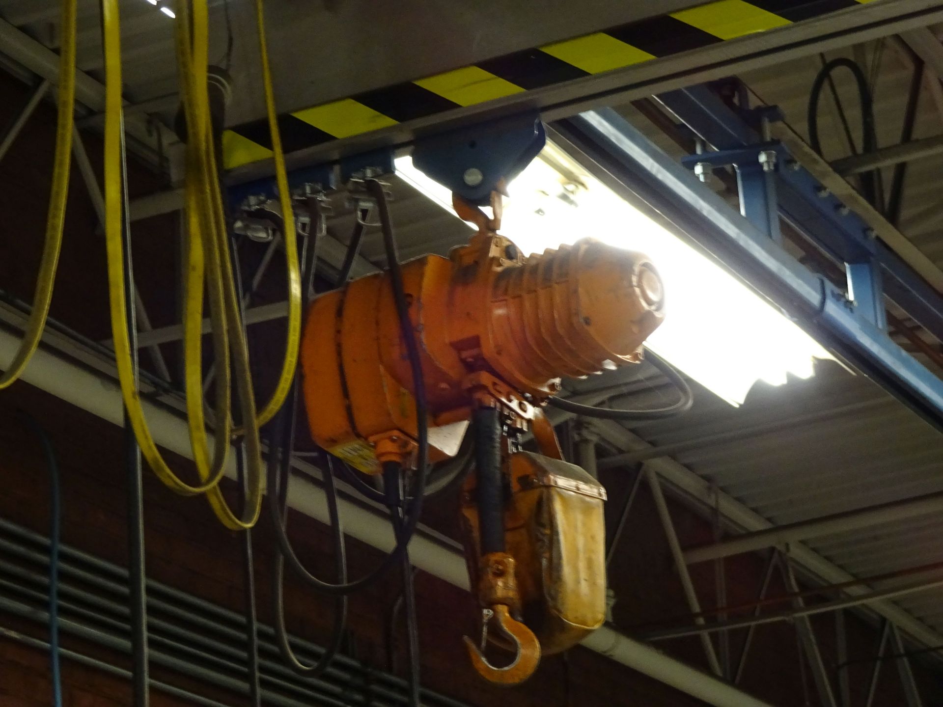 500 LB. X 20' GORBEL CEILING HUNG OVERHEAD CRANE WITH 500 LB. INGERSOLL RAND ELECTRIC CHAIN HOIST - Image 2 of 4
