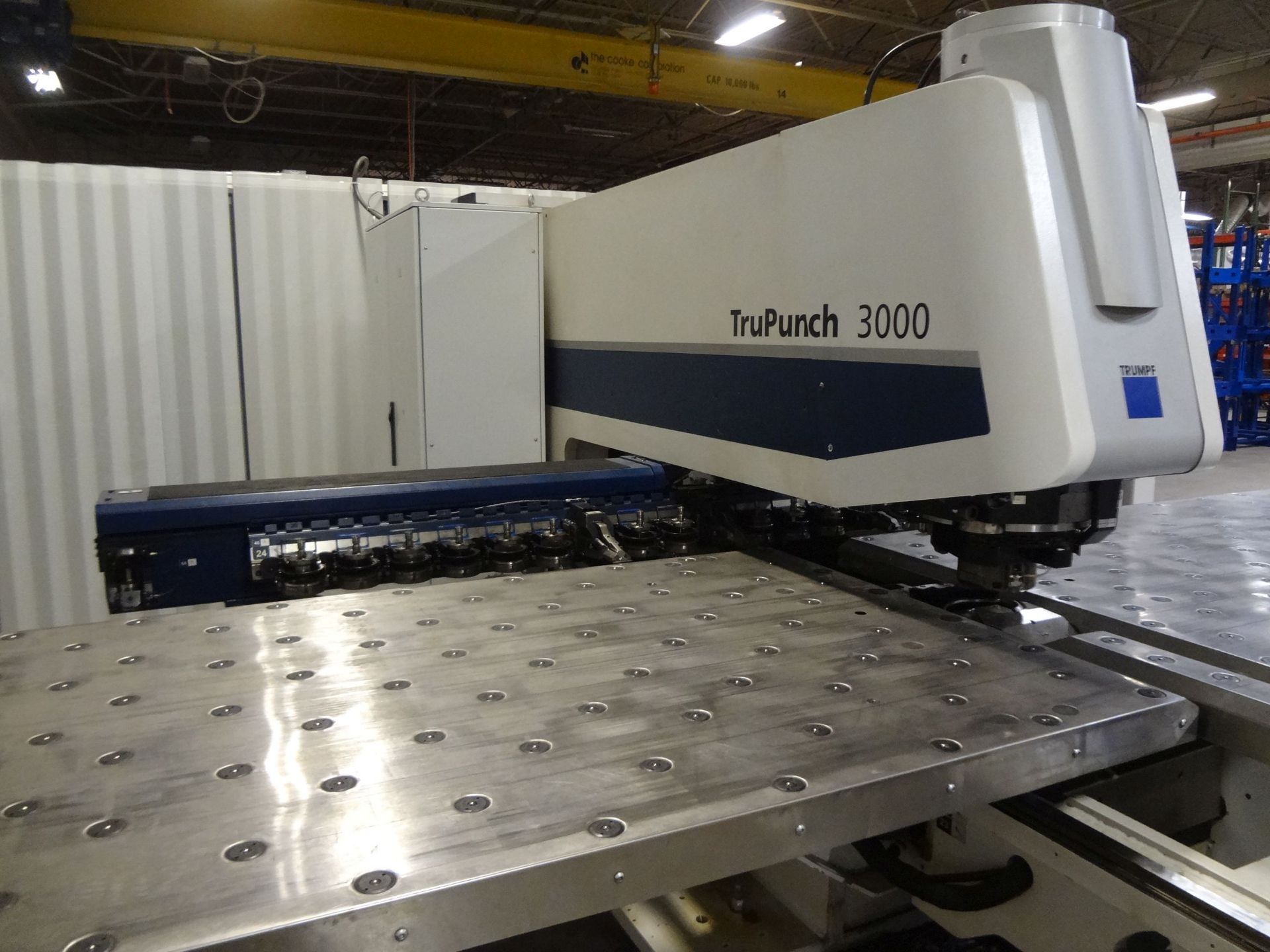 20 TON TRUMPF TRUPUNCH 3000 SINGLE END CNC PUNCH; S/N A0035A0124, (20) STATIONS WITH (3) SHEET - Image 4 of 17