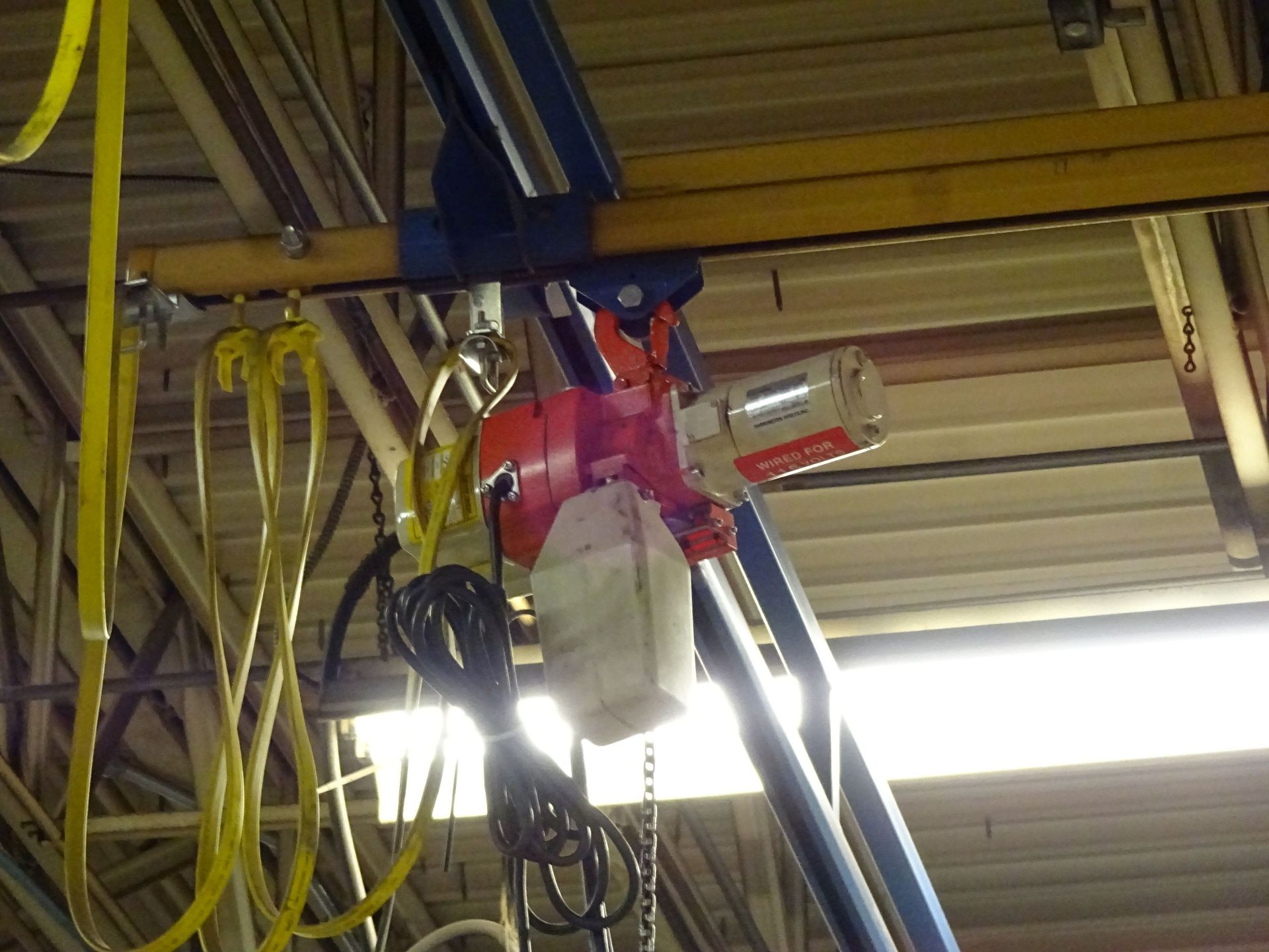 250 LB. X 20' (APPROX.) GORBEL FREE STANDING OVERHEAD CRANE WITH 250 LB. HARRINGTON ELECTRIC CHAIN - Image 4 of 5