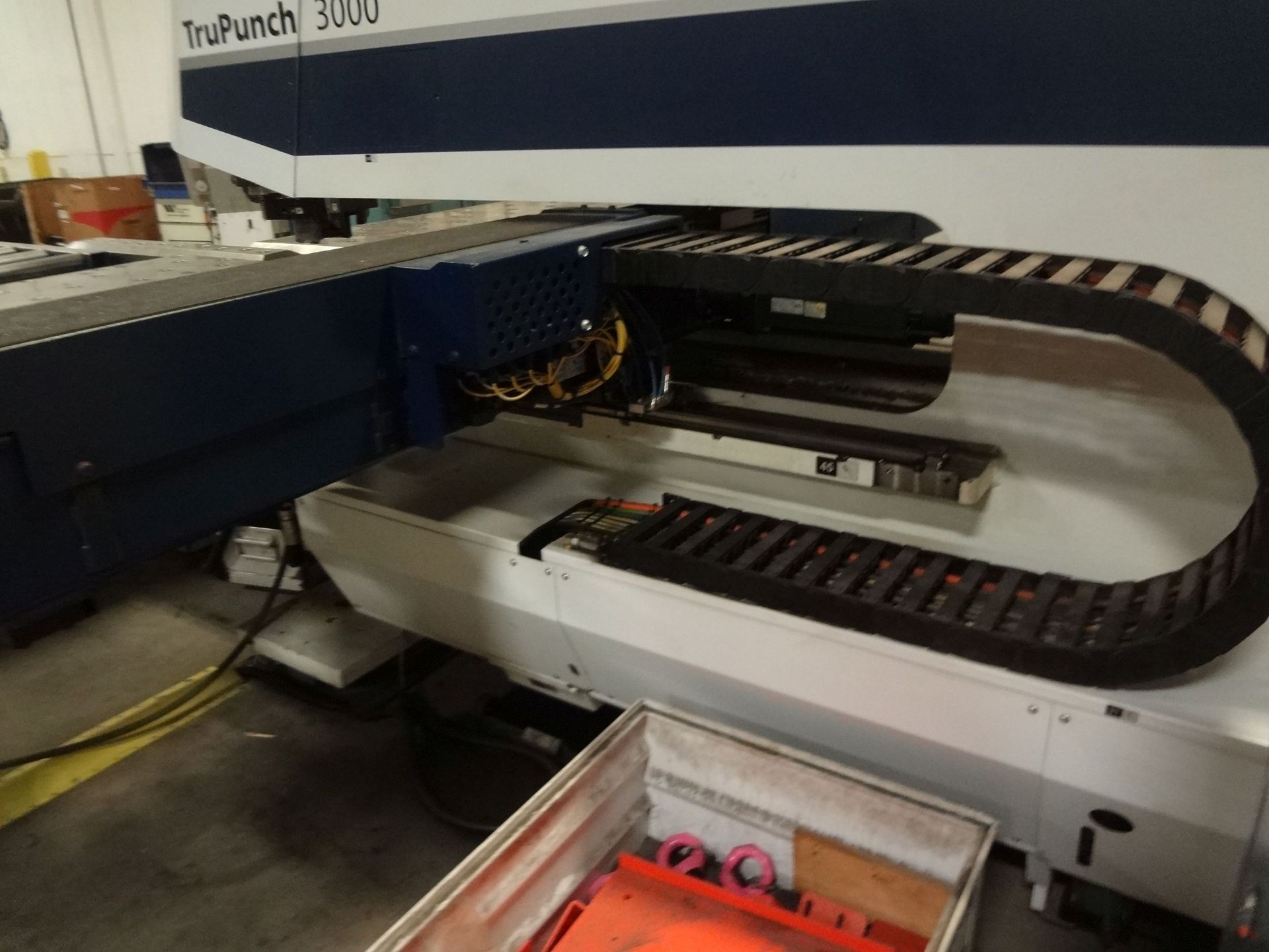 20 TON TRUMPF TRUPUNCH 3000 SINGLE END CNC PUNCH; S/N A0035A0124, (20) STATIONS WITH (3) SHEET - Image 10 of 17