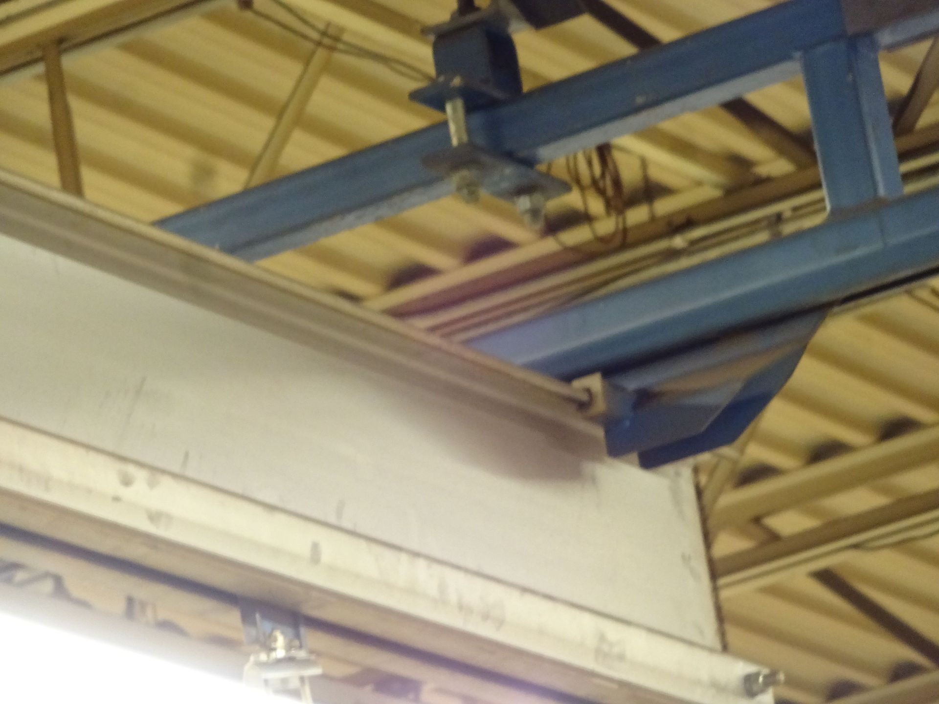 500 LB. X 31' (APPROX.) GORBEL 2-SPAN CEILING HUNG OVERHEAD CRANE WITH 500 LB. HARRINGTON ELECTRIC - Image 3 of 11