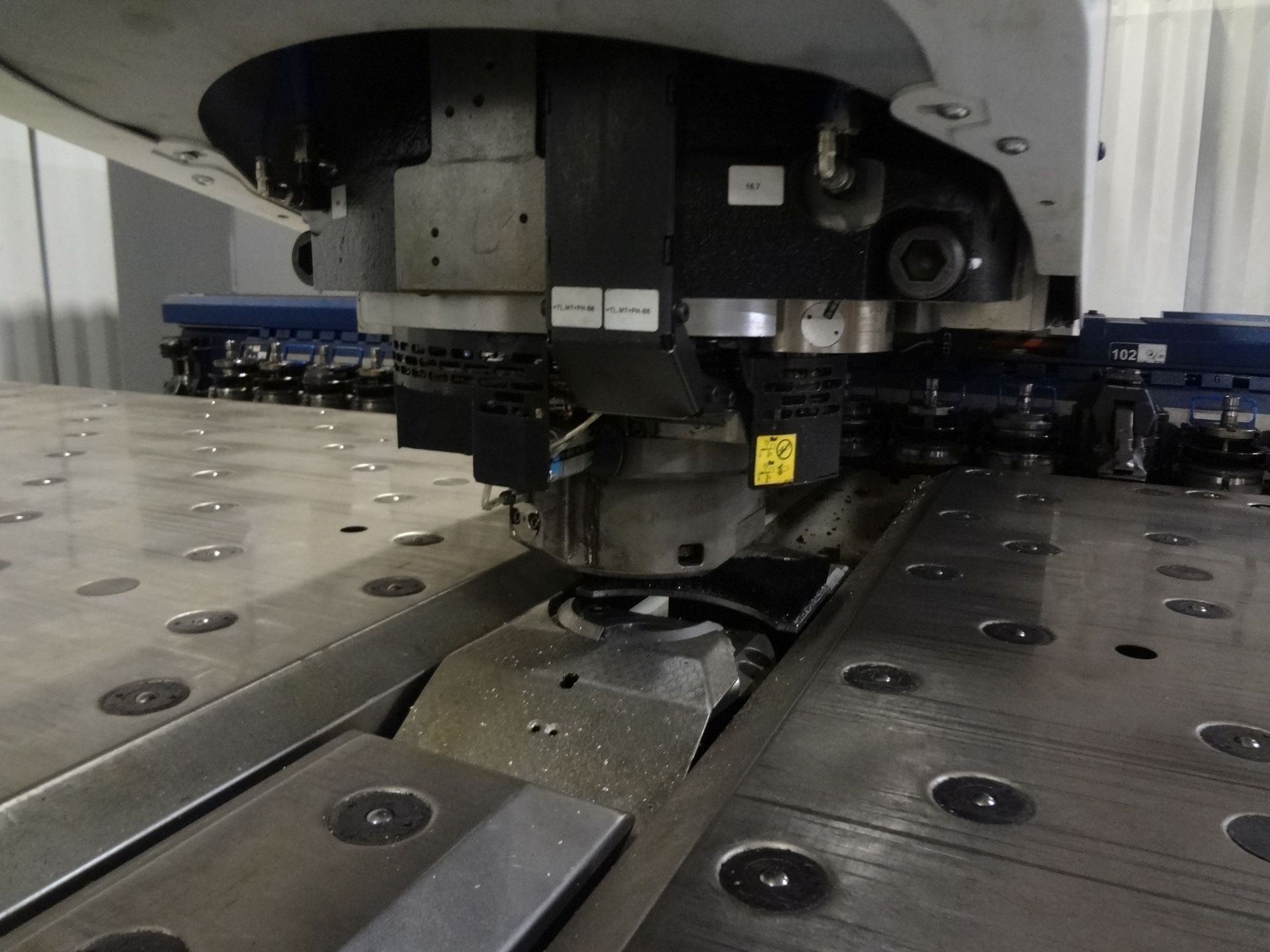 20 TON TRUMPF TRUPUNCH 3000 SINGLE END CNC PUNCH; S/N A0035A0124, (20) STATIONS WITH (3) SHEET - Image 17 of 17