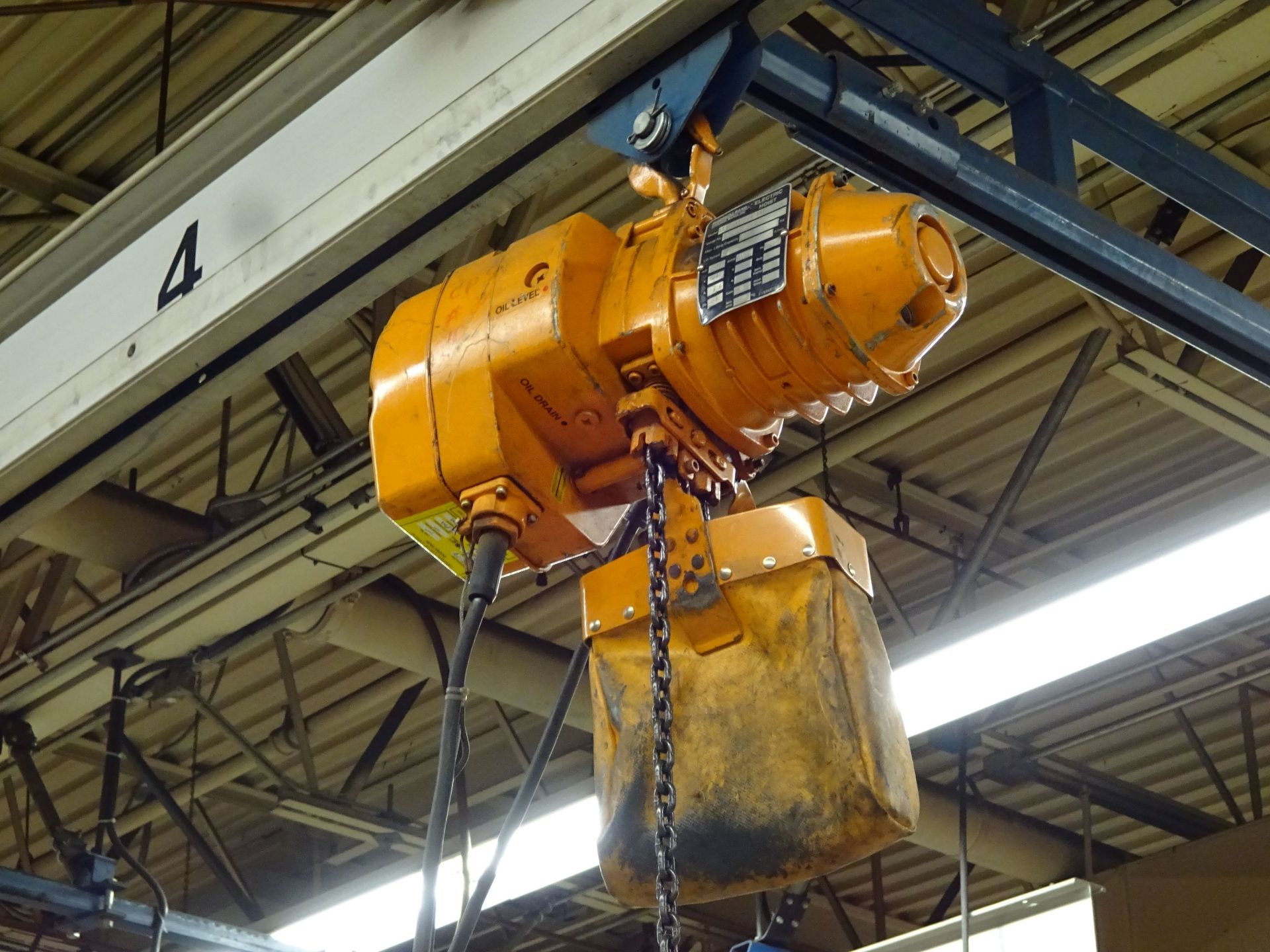 500 LB. X 31' (APPROX.) GORBEL 2-SPAN CEILING HUNG OVERHEAD CRANE WITH 500 LB. HARRINGTON ELECTRIC - Image 6 of 11