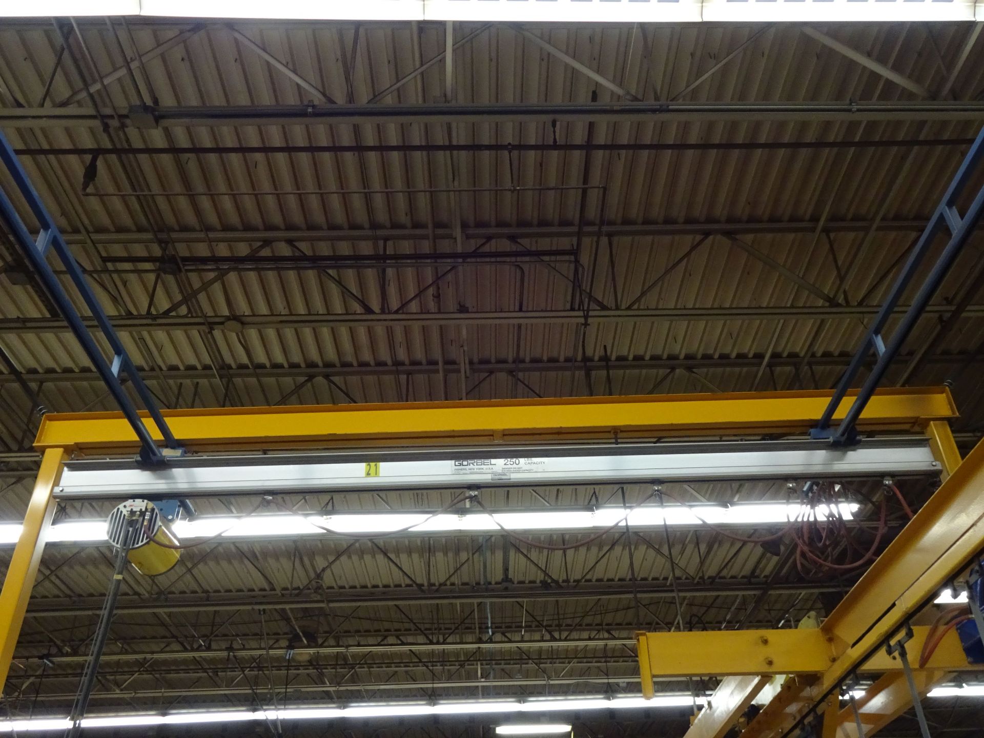 250 LB. X 43' (APPROX.) GORBEL CEILING HUNG 2-SPAN CRANE WITH 92) 200 LB. INGERSOLL RAND PNEUMATIC - Image 6 of 10