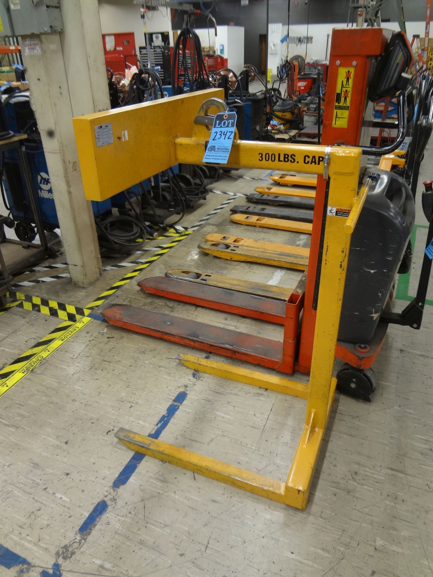 300 LB. CM CADY FIXED FORK CRANE TYPE PALLET LIFTER