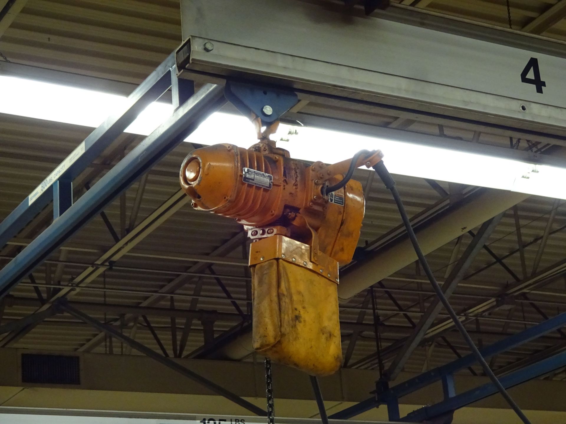 500 LB. X 31' (APPROX.) GORBEL 2-SPAN CEILING HUNG OVERHEAD CRANE WITH 500 LB. HARRINGTON ELECTRIC - Image 5 of 11