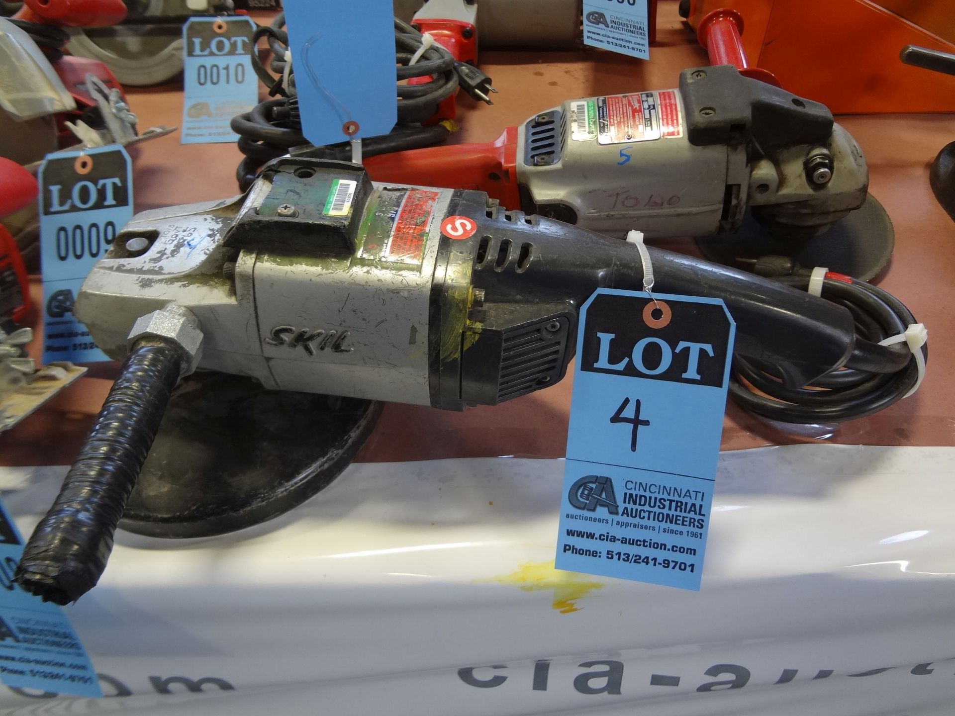 9" SKIL MODEL 975 ELECTRIC ANGLE GRINDER