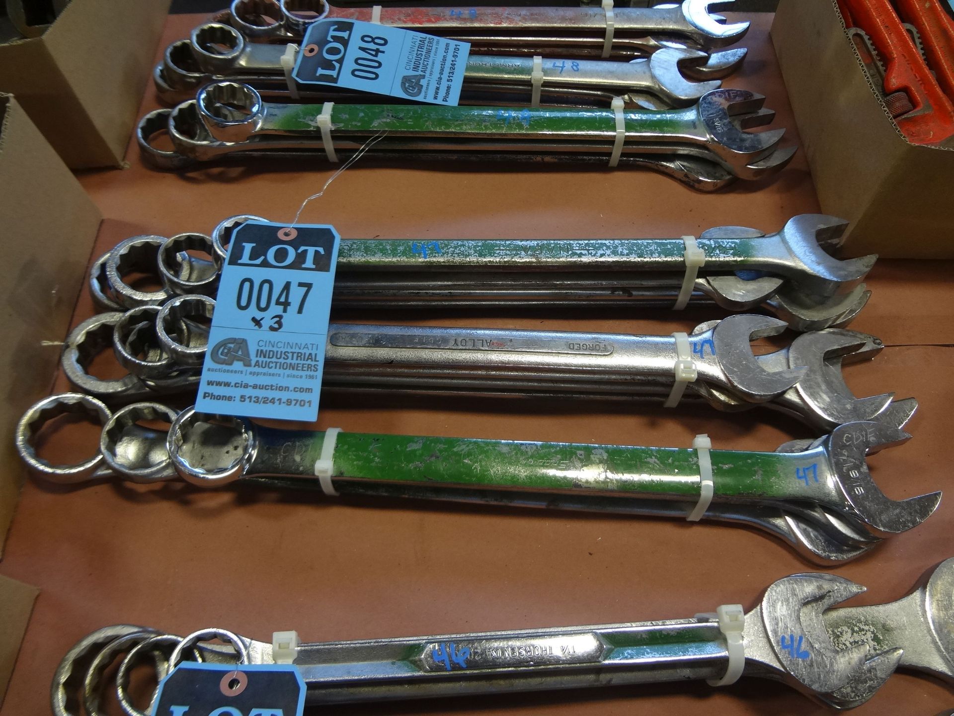 (LOT) MISCELLANEOUS HEAVY DUTY COMBINATION WRENCHES