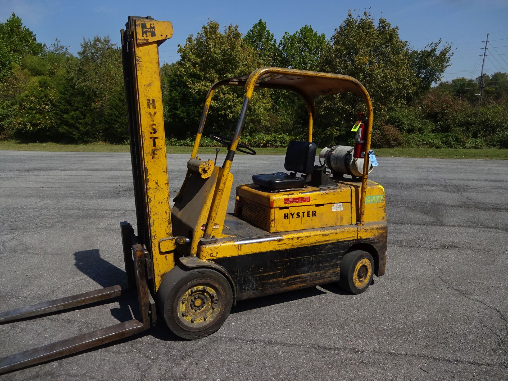 10,000 LB. HYSTER MODEL S100B LP GAS SOLID TIRE LIFT TRUCK; S/N A173885K, 96" TWO-STAGE MAST, 5'