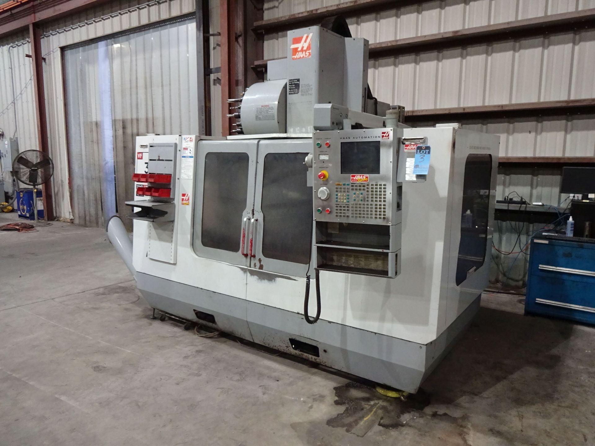 2005 HAAS MODEL VF-3B CNC VERTICAL MACHINING CENTER; S/N 42047, HAAS CNC CONTROL, VOP-D, 20 HP, GEAR - Image 4 of 28