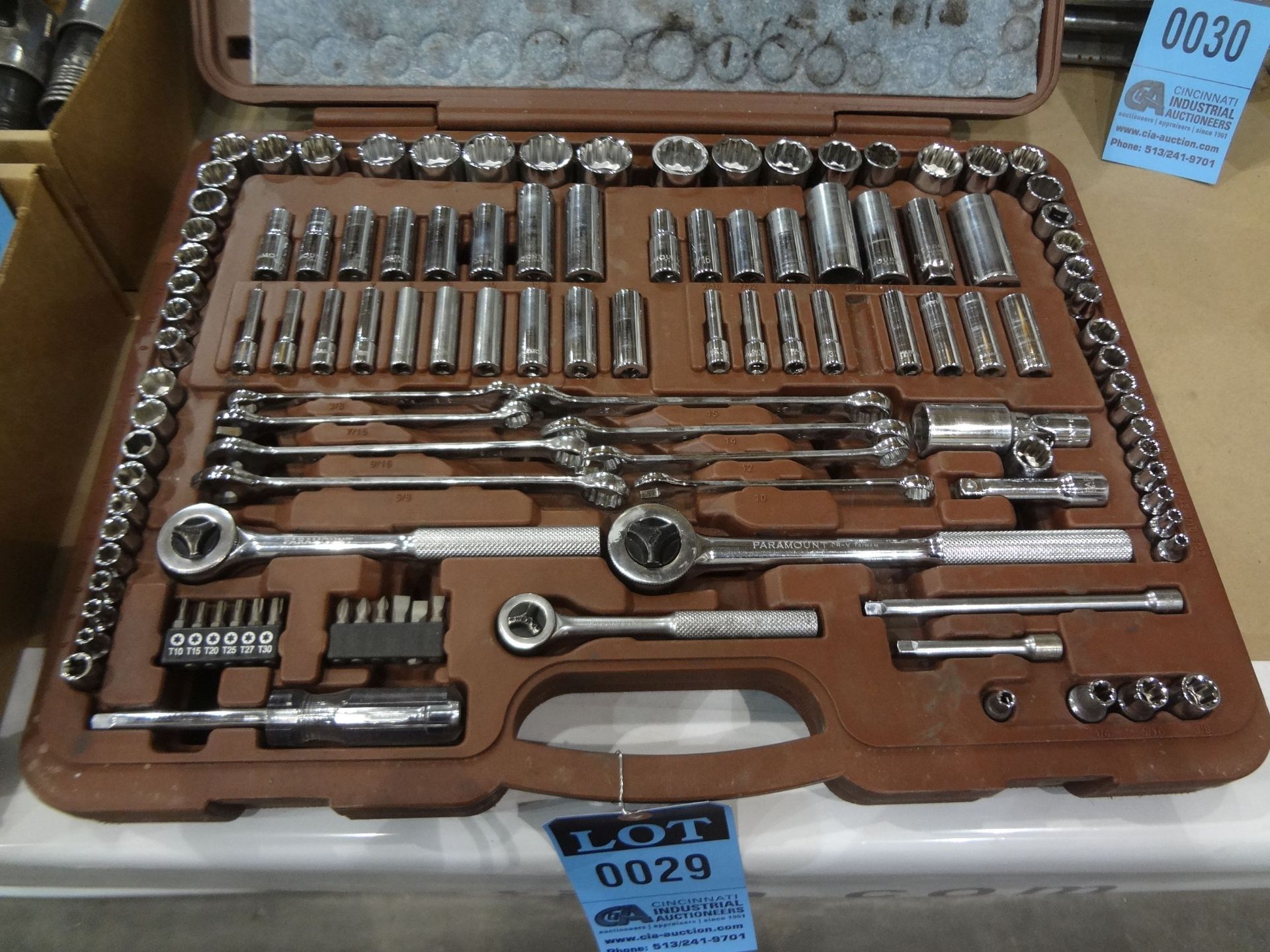 PARAMOUNT SOCKET/WRENCH SET