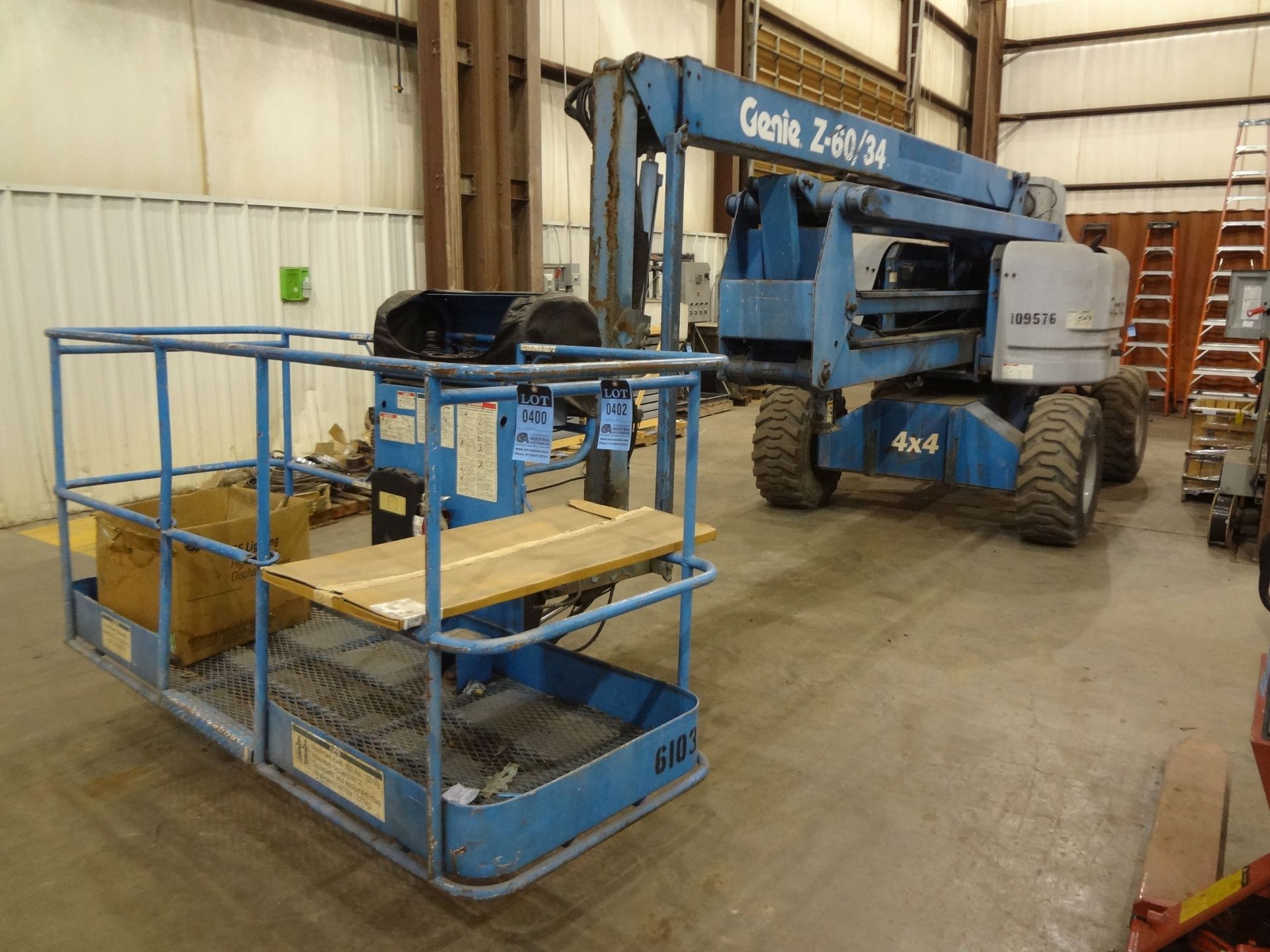 GENIE MODEL Z-60/34 4X4 GASOLINE OR LP GAS POWERED BOOM LIFT; S/N 109576, 2,441 HOURS SHOWING, 20 - Bild 4 aus 9