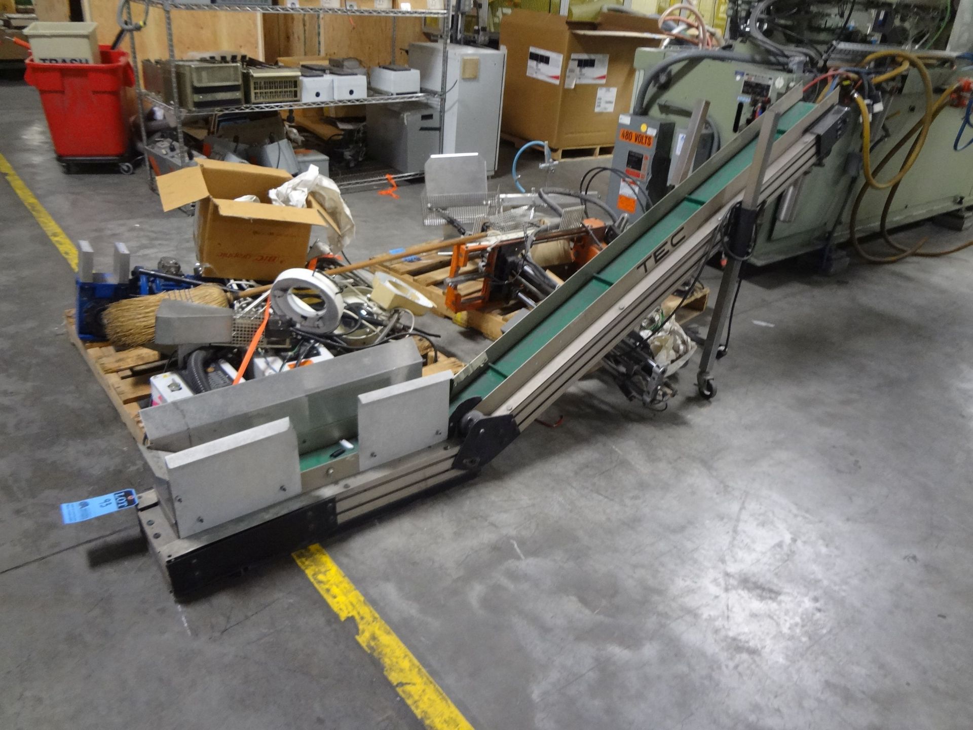 6" X 108" TEC MODEL HI626 HORIZONTAL TO INCLINED CLEATED BELT CONVEYOR; S/N 91-U26-3, 120 VOLT