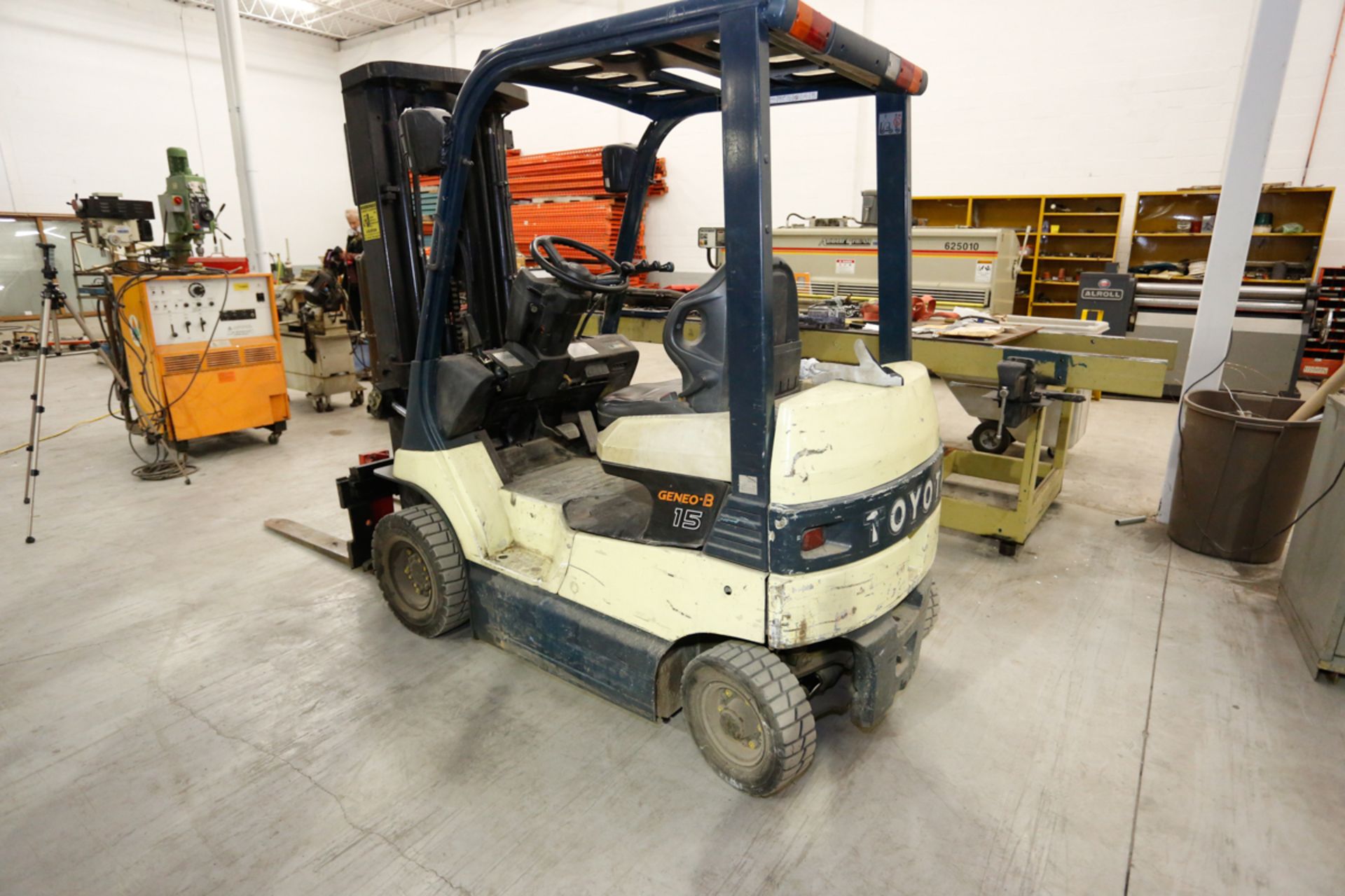 TOYOTA GENEO-B 15 ELECTRIC FORKLIFT MOD. 7FB;15, 1500 KG CAP., 3 STAGE, SIDESHIFT (1999) - Image 4 of 4