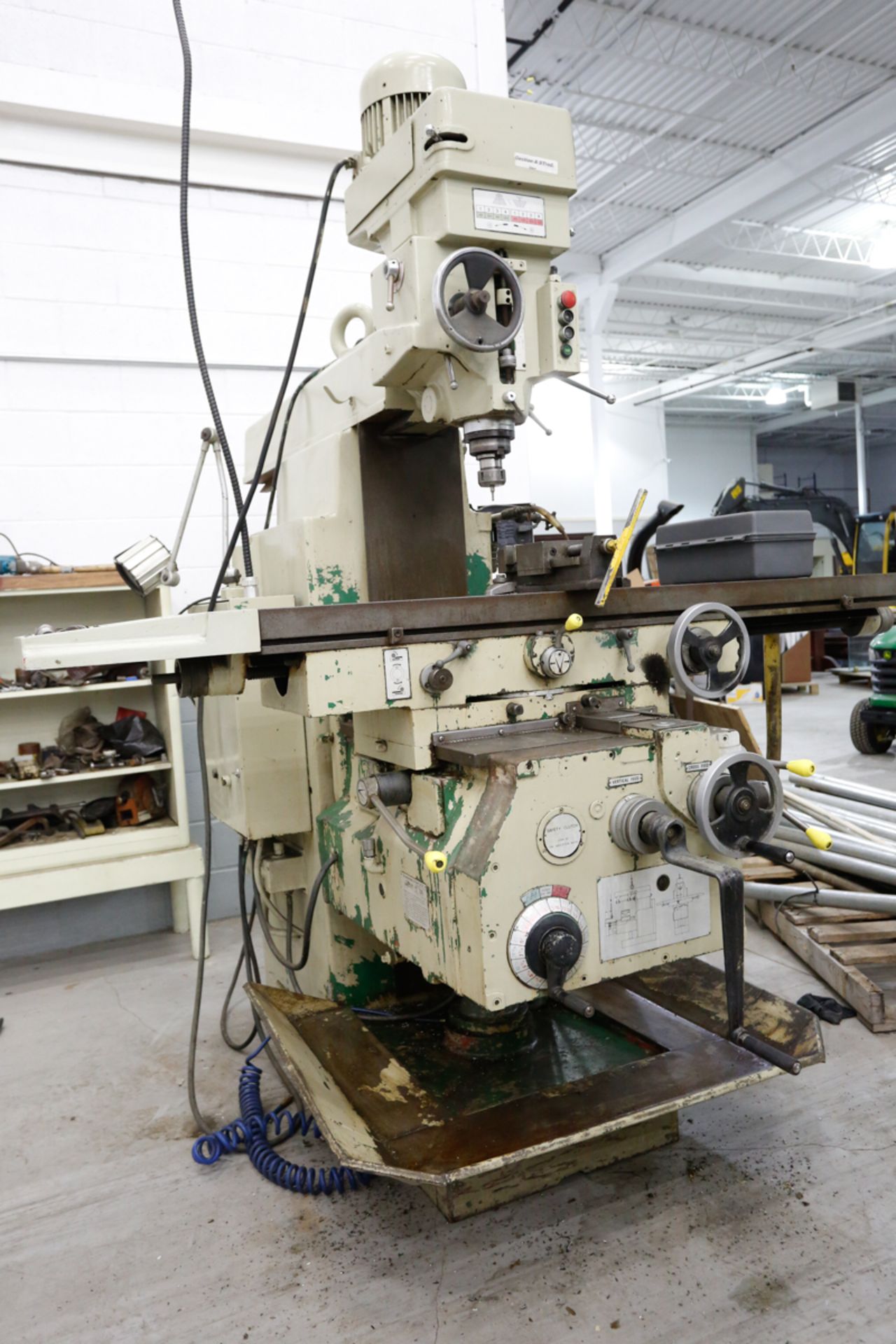 H.D. TURRET MILL, 12" X 54" TABLE, ACU-RITE DRO, 40 TAPER SPINDLE, 60-2250 RPM, VISE & COLLET CHUCK - Image 8 of 12