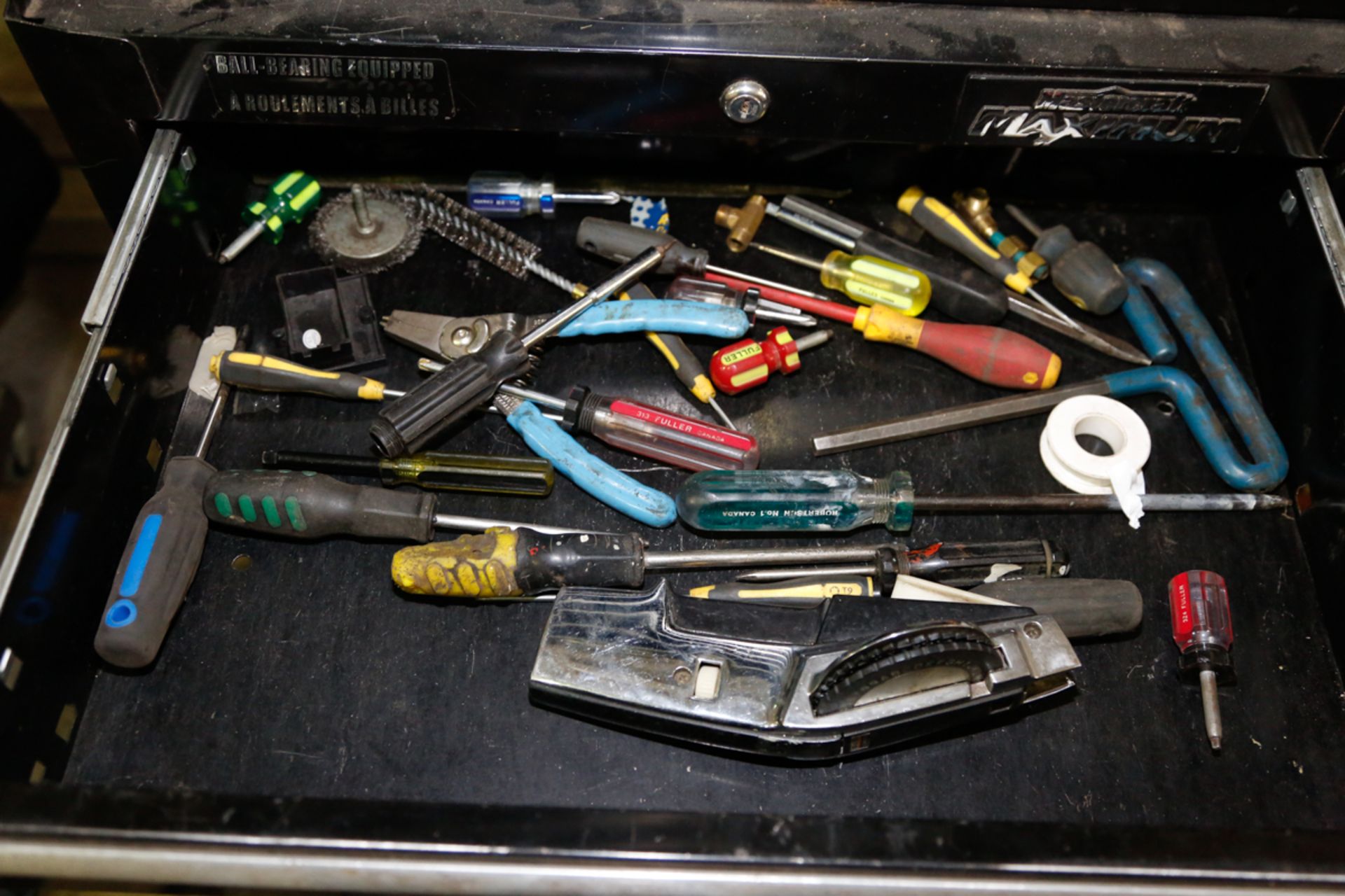 MAXIMUM TOOL CHEST W/ ASSORTED TOOLS - Bild 6 aus 8