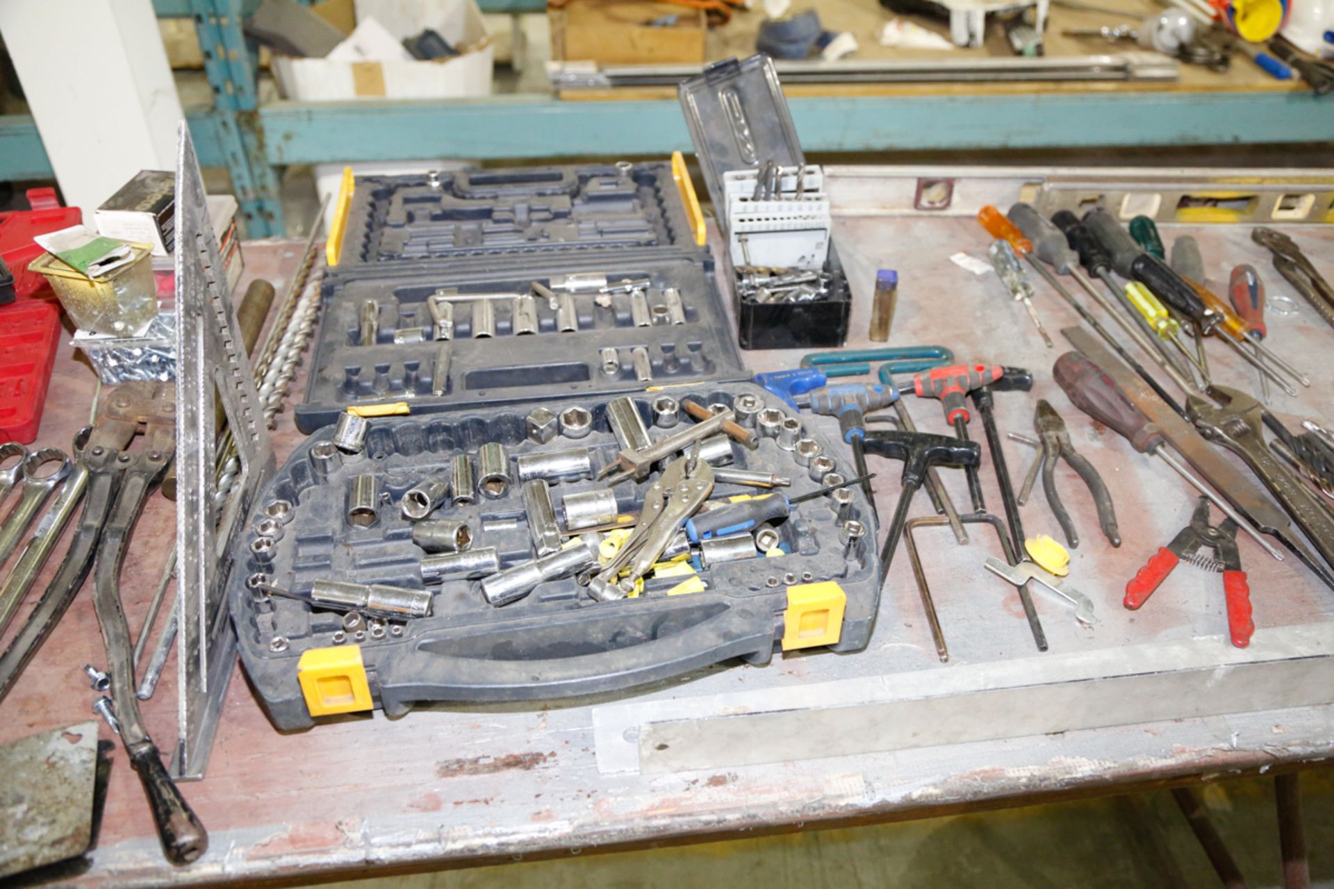 LOT OF ASSORTED TOOLS - Image 3 of 4