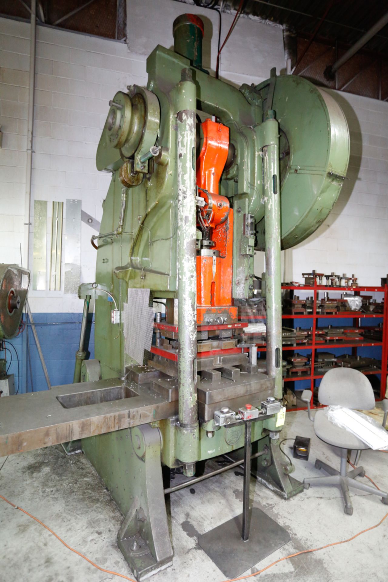 BLISS # 28-1/2 125 TON PUNCH PRESS, 2" STROKE, 23" SHUT HEIGHT, 85 SPM, 24 X 26 BED, AIR ACTUATED