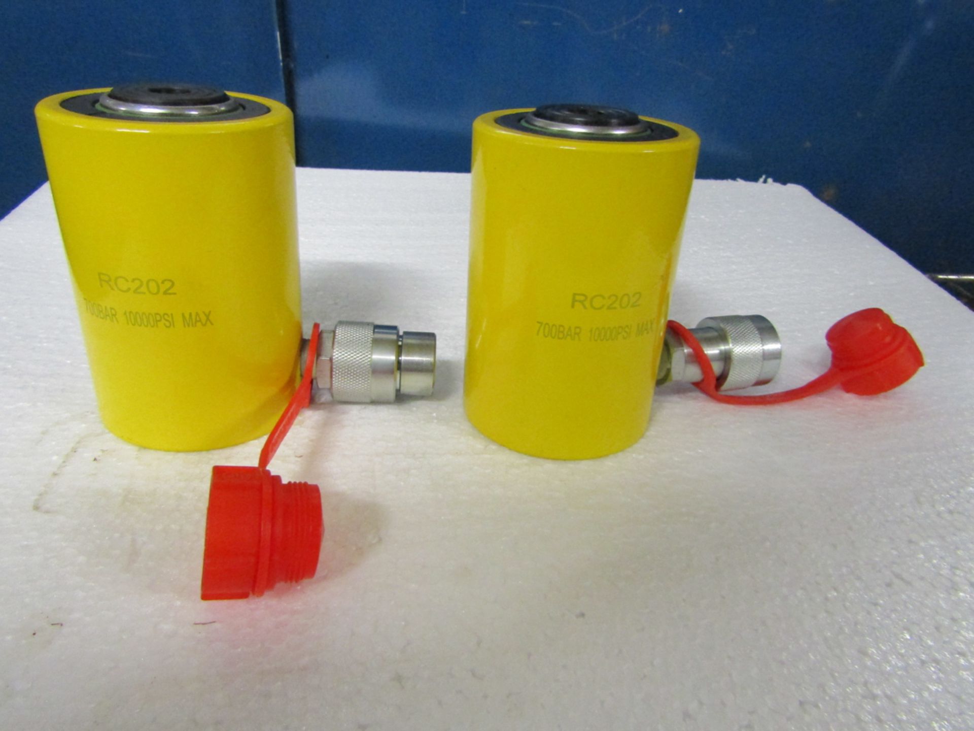 "NEW" LOT OF 2 (2 UNITS) RC-202, 20 TON HYDRAULIC JACK WITH 2" STROKE TYPE CYLINDER (LOCATED IN