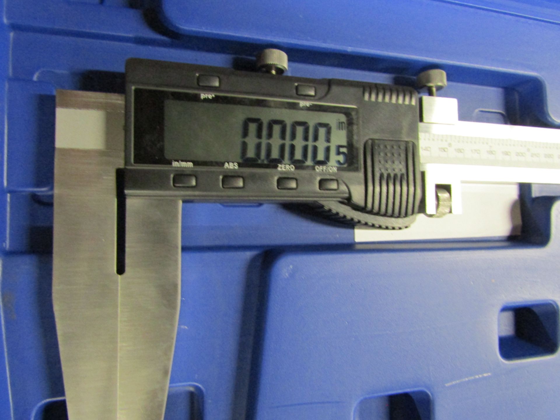 "NEW" NEW FOWLER 40" / 1000MM DIGITAL CALIPER - LARGE DIGITAL READOUT DISPLAY IN CASE (LOCATED IN - Image 2 of 2