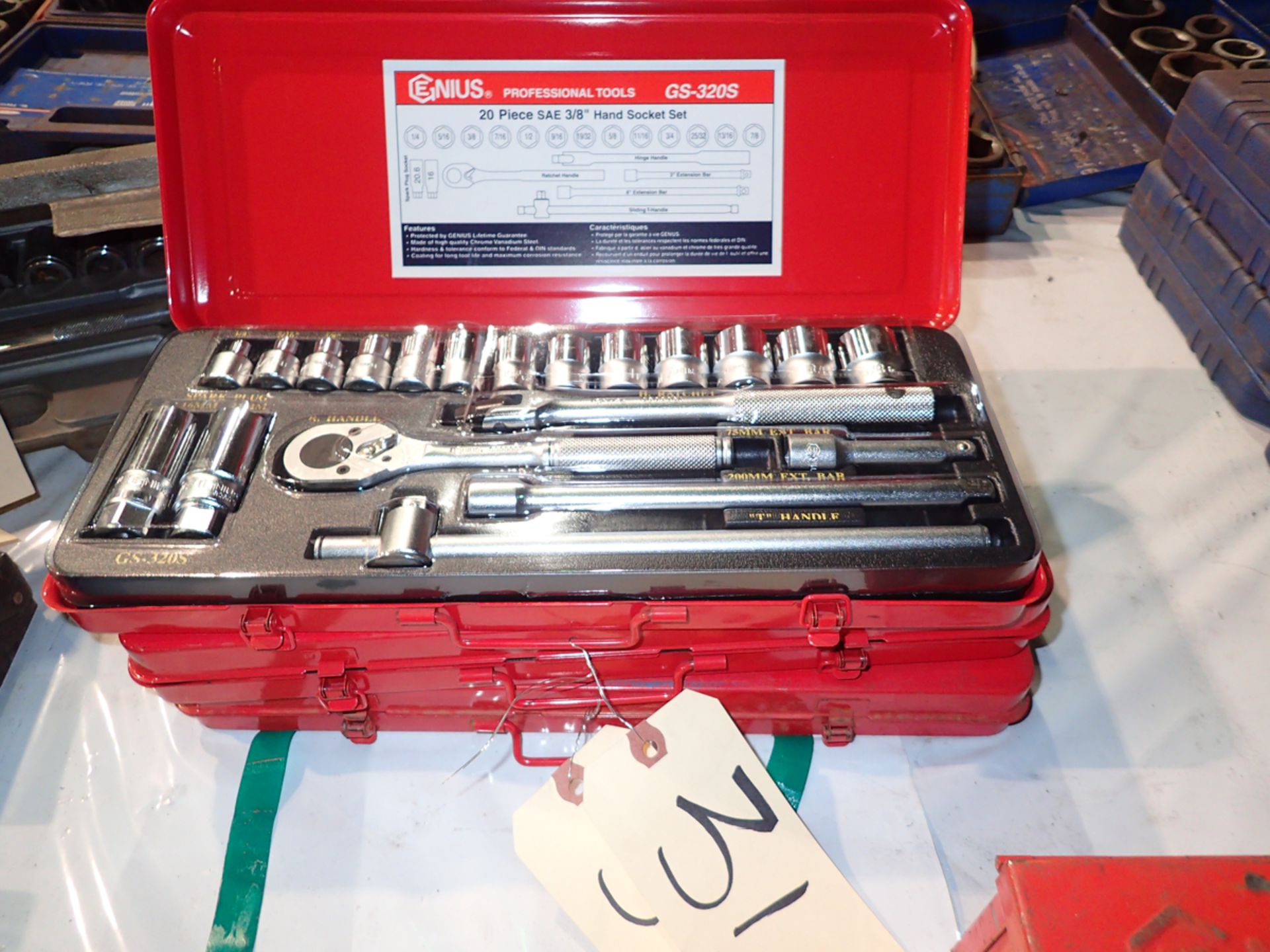 NEW - GENIUS SAE 3/8 SOCKET SET