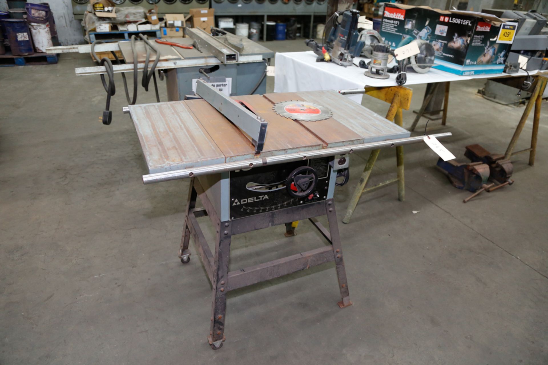 DELTA 10" TABLE SAW, 120V