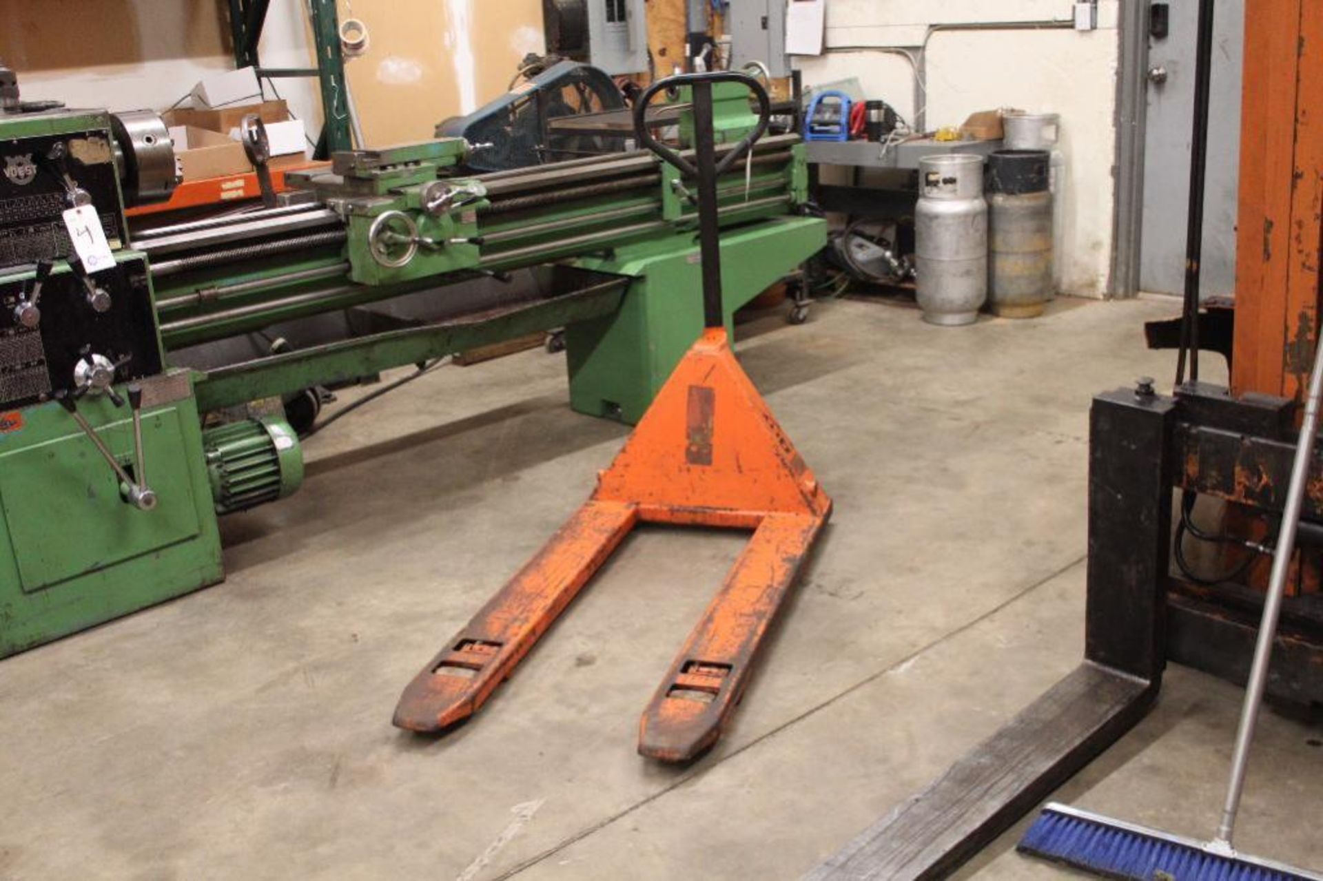 Pallet jack