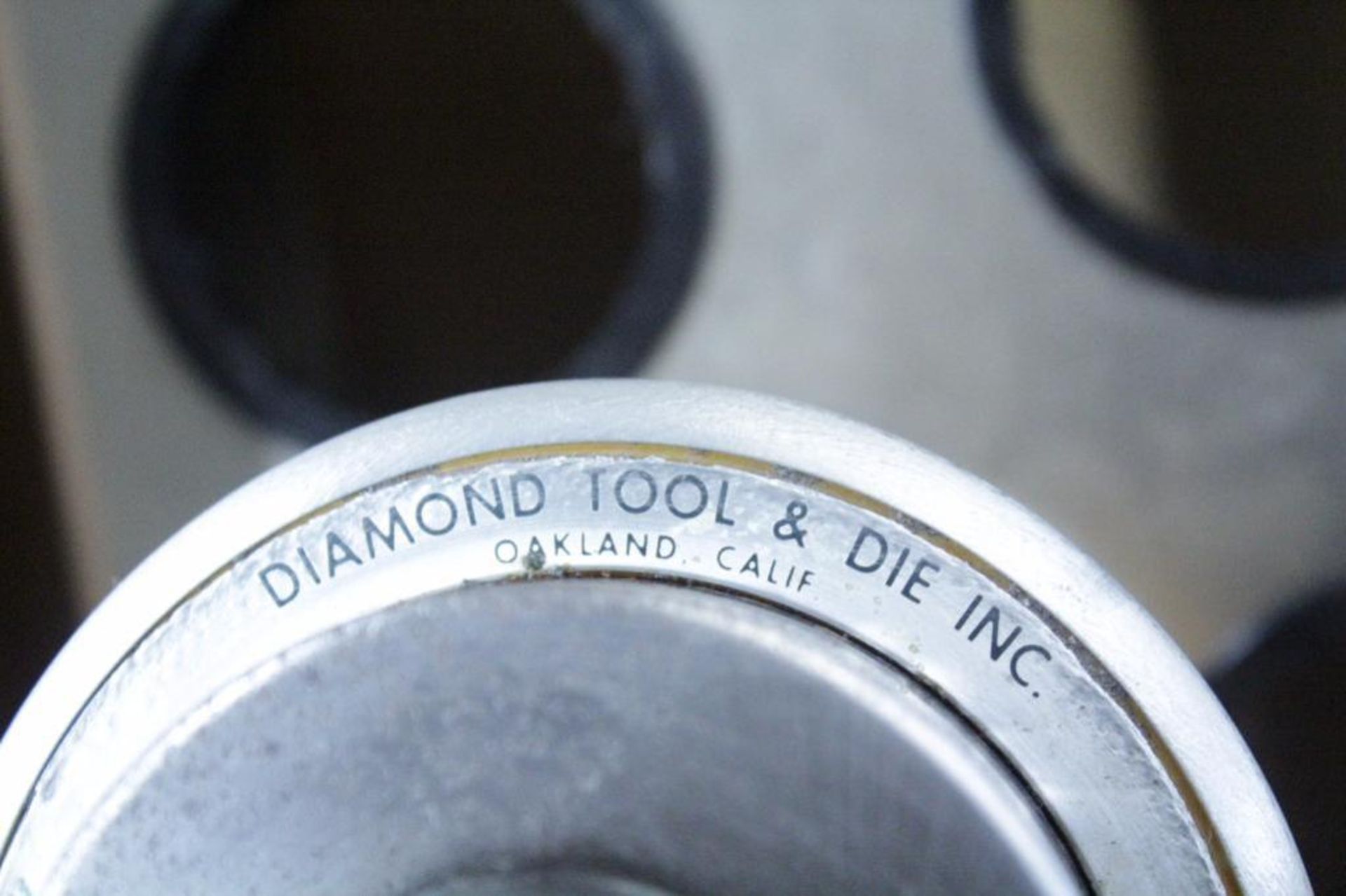 Diamond Tool and Die, in-motion quick change tool system R-8 shank, NOS unused - Image 8 of 9