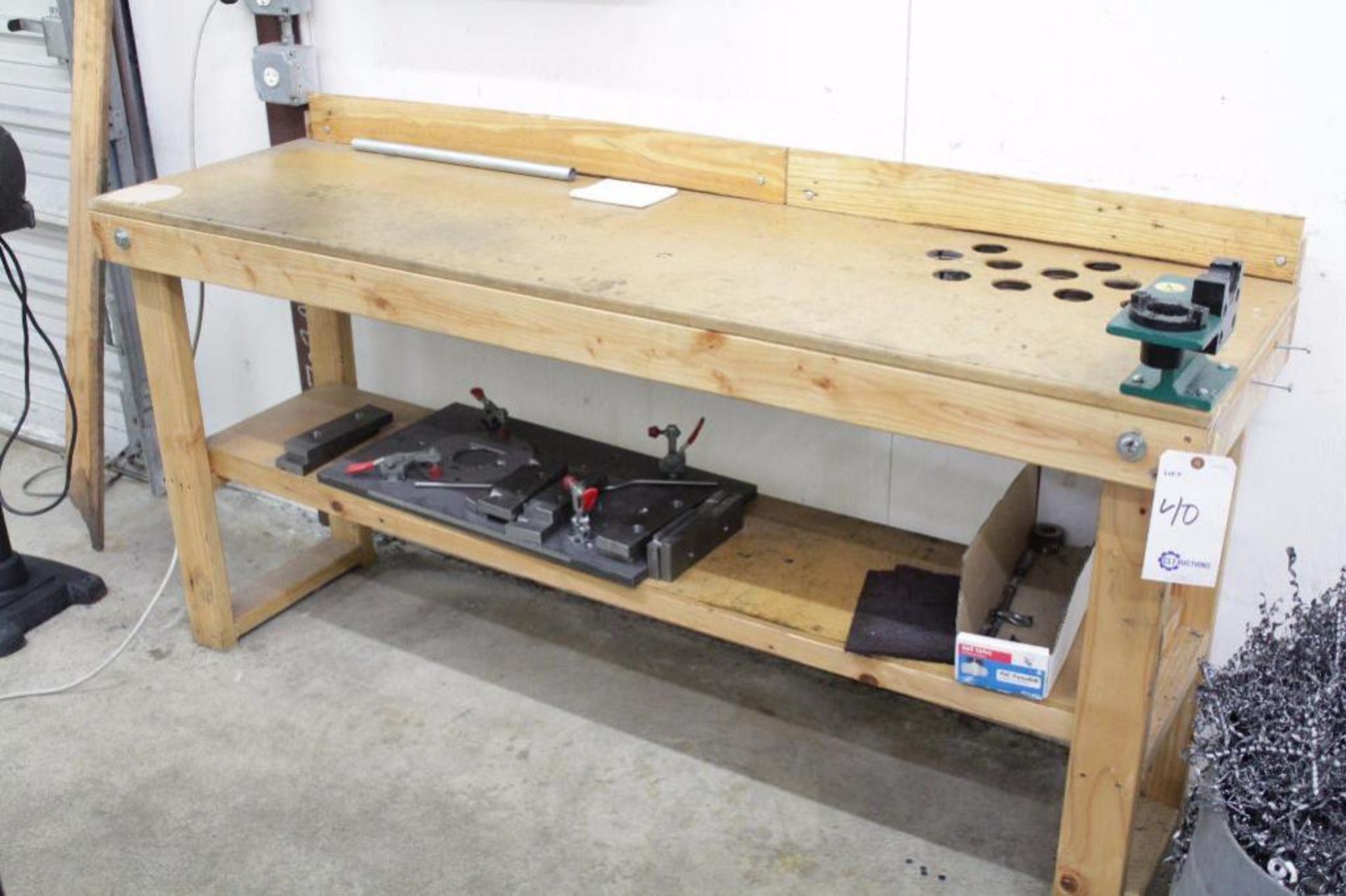 Wood work bench w/ cat 40 tool changing fixture