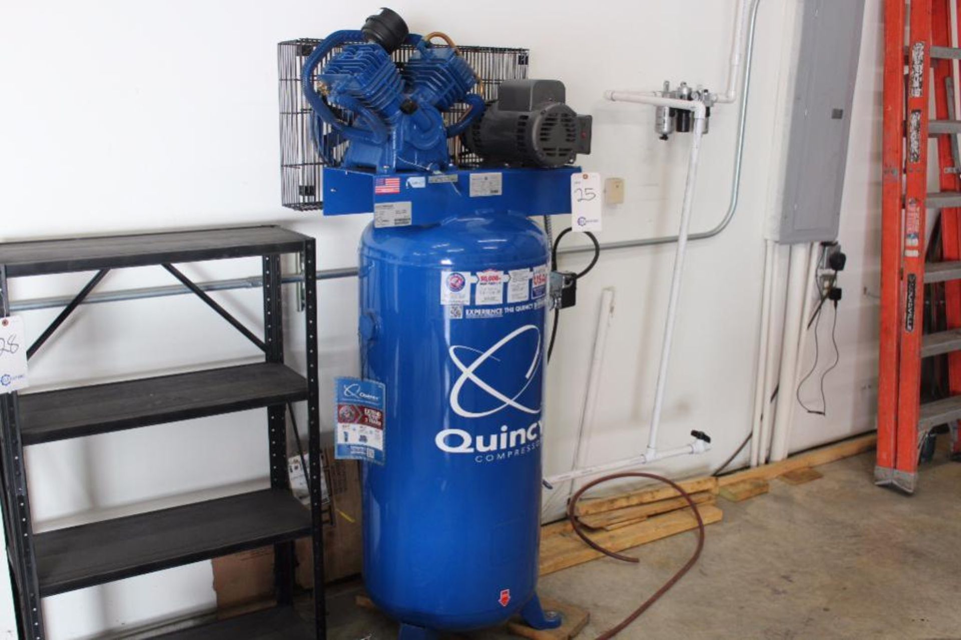 Quincy 2 Stage 5hp vertical air compressor Model: 2V41C60VC - Image 4 of 7