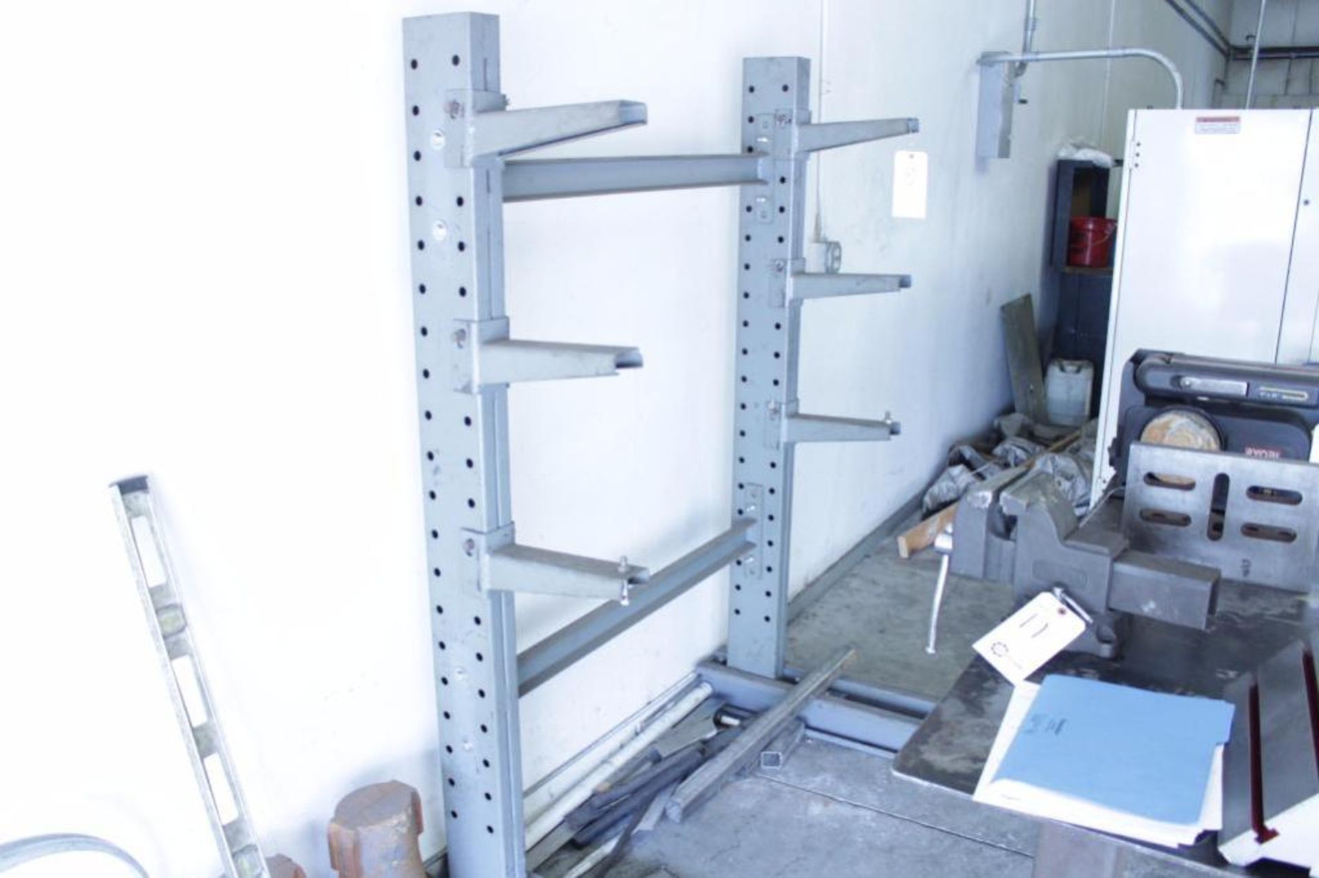 Cantilever stock rack