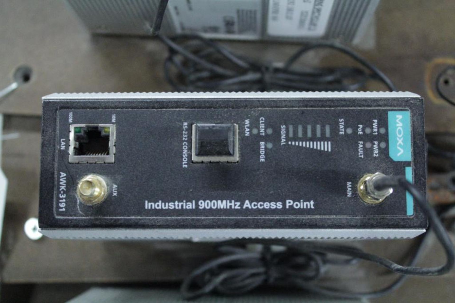 Moxa AWK 3191, Industrial 900 MHz wireless AP/bridge/client - Image 3 of 7