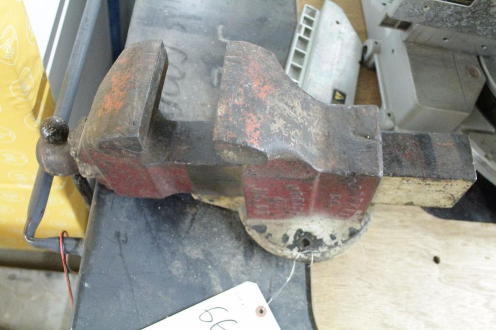 4.5" Bench Vise - Image 2 of 3