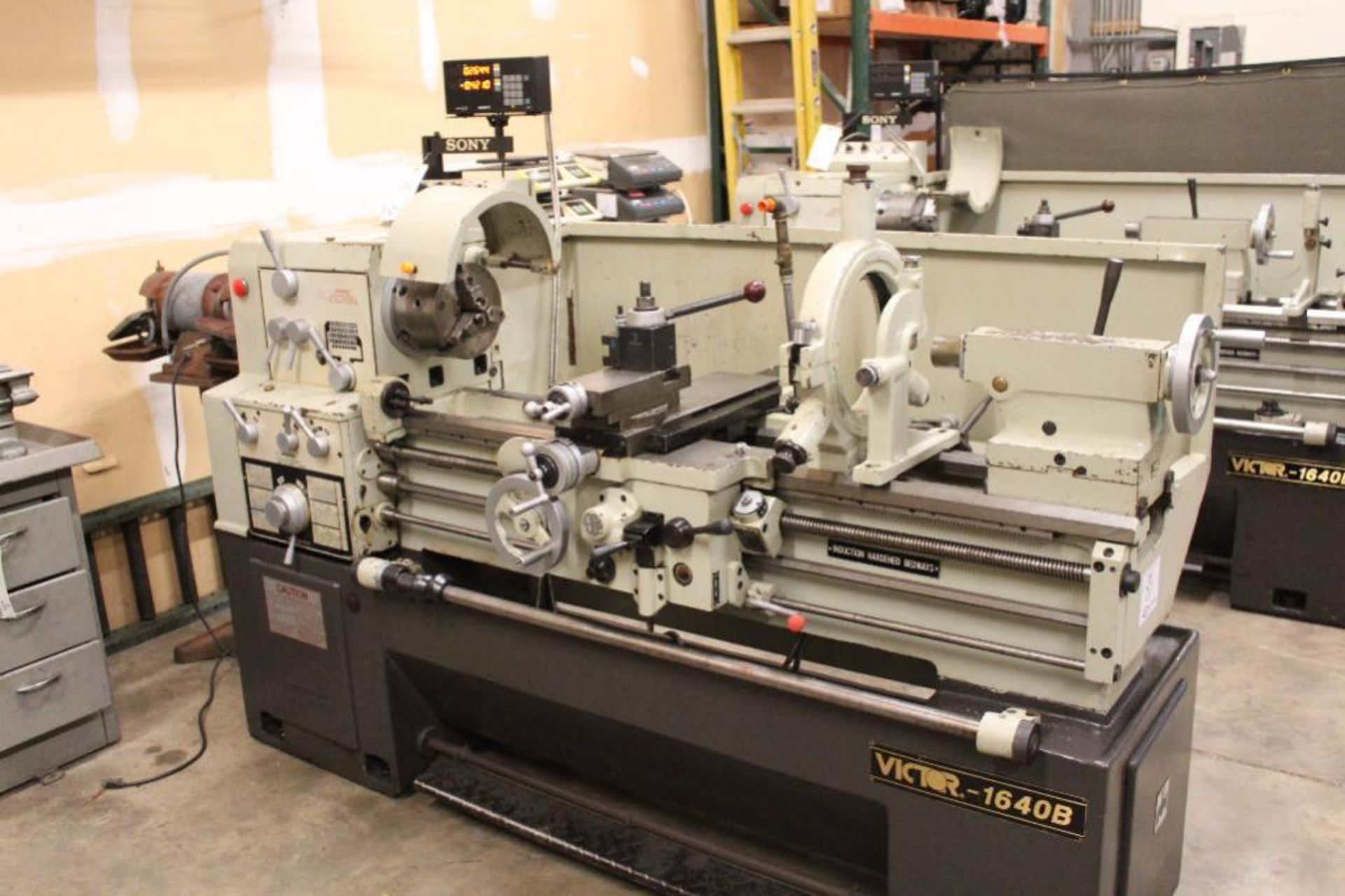 Victor 1640B Engine Lathe - Image 2 of 19