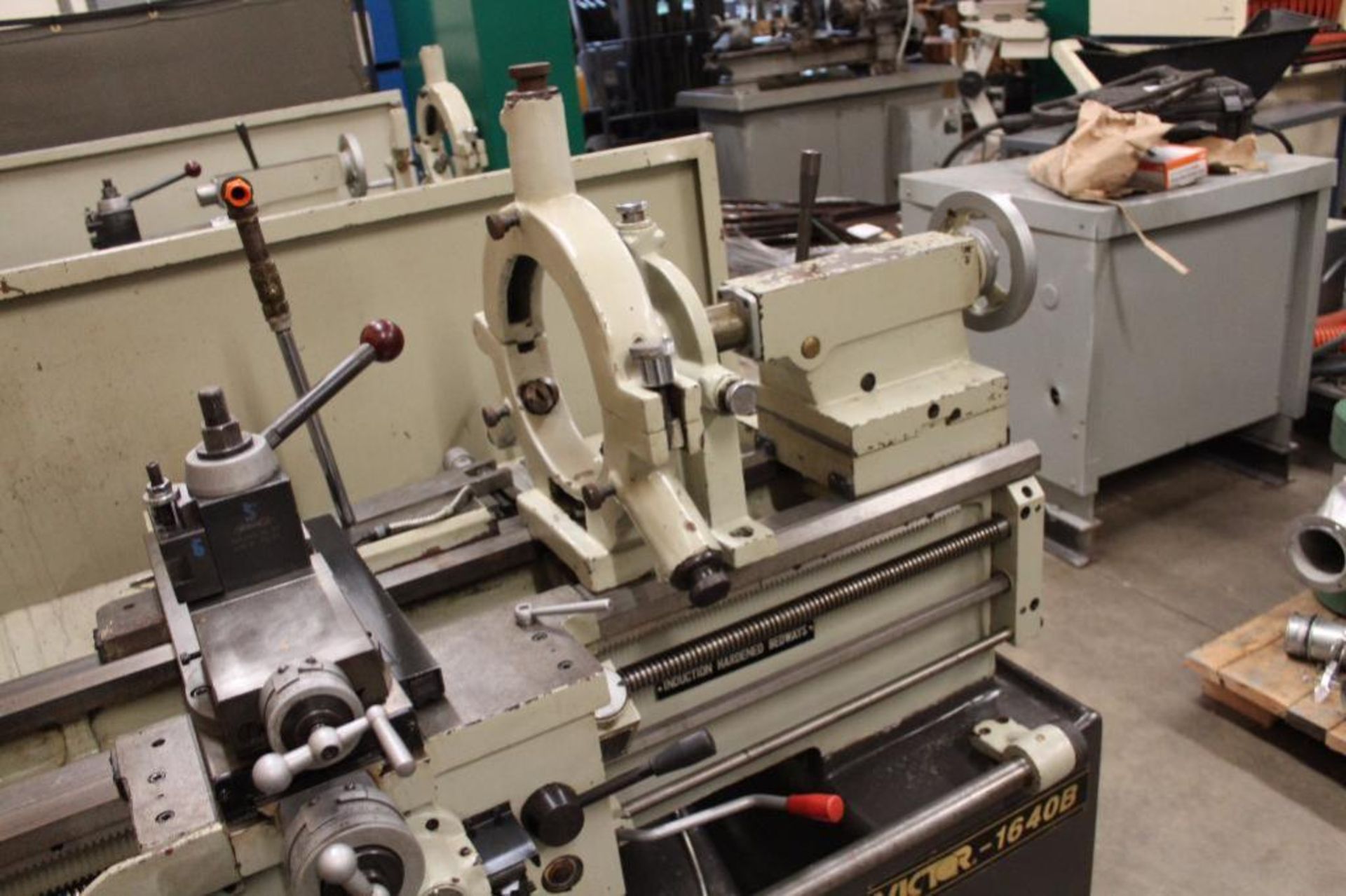 Victor 1640B Engine Lathe - Image 8 of 19