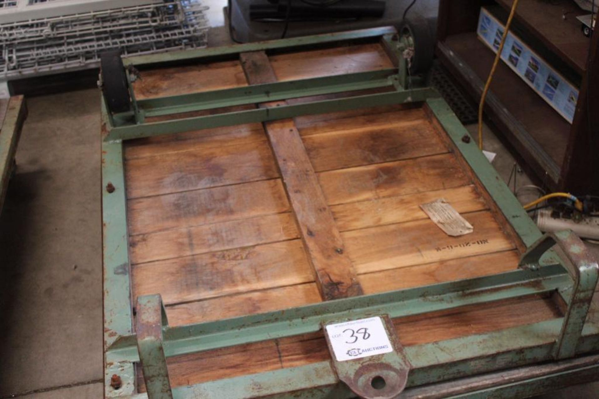 Oak flatbed factory carts - Image 2 of 6