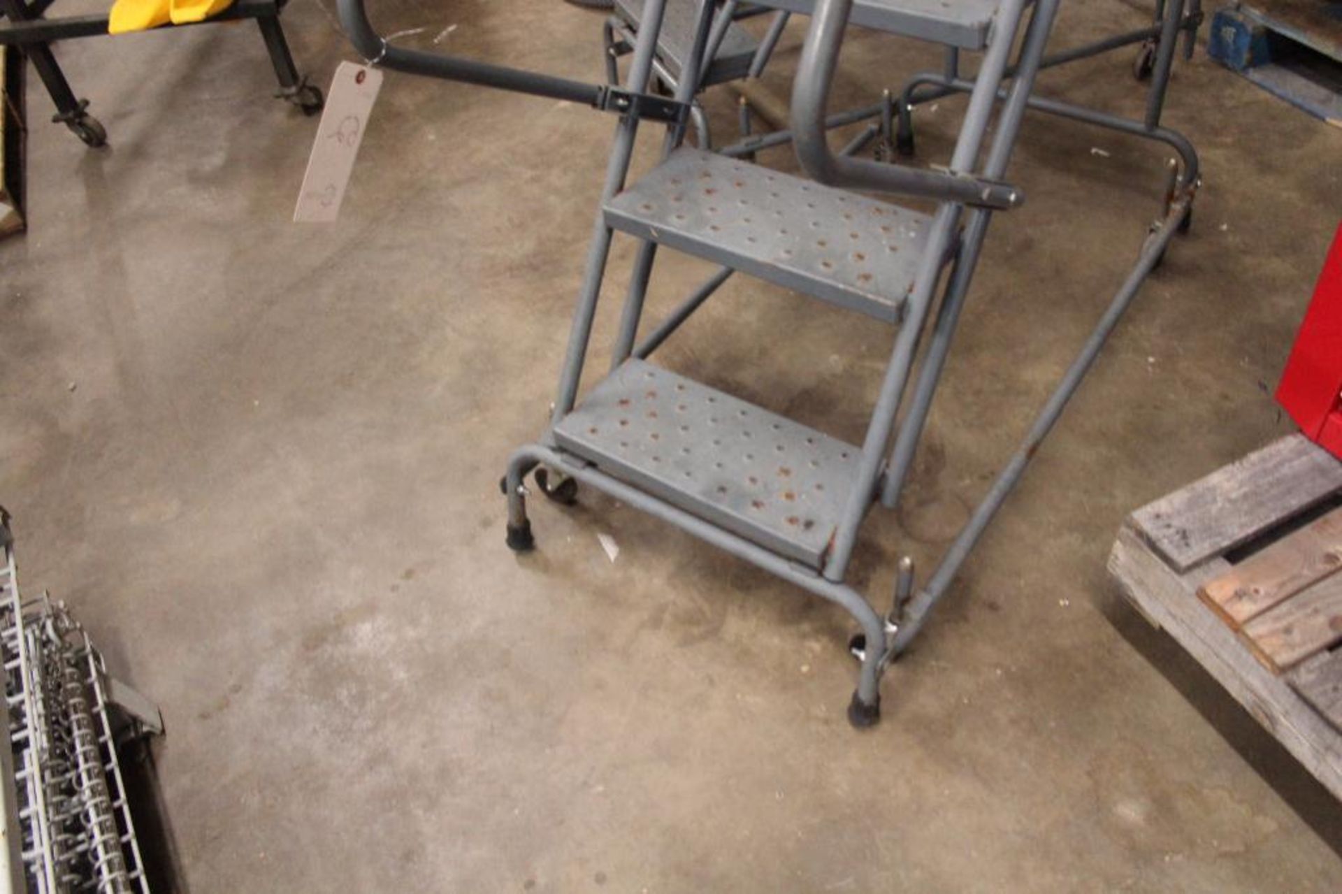 5' Rolling step ladder - Image 3 of 5